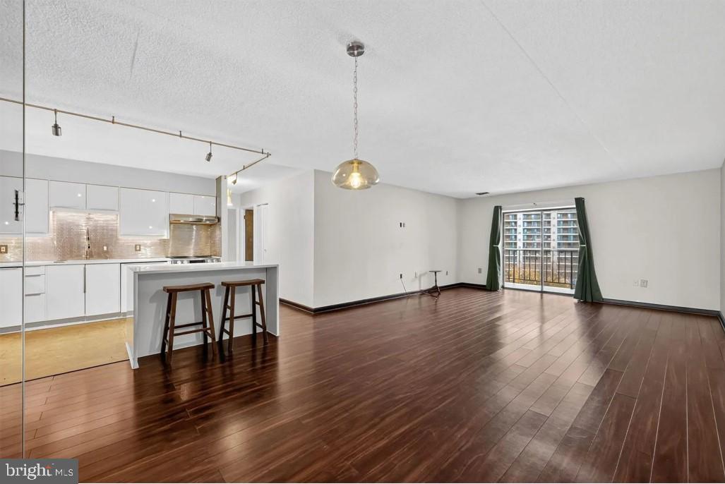 VALLEY FORGE TOWER - Residential