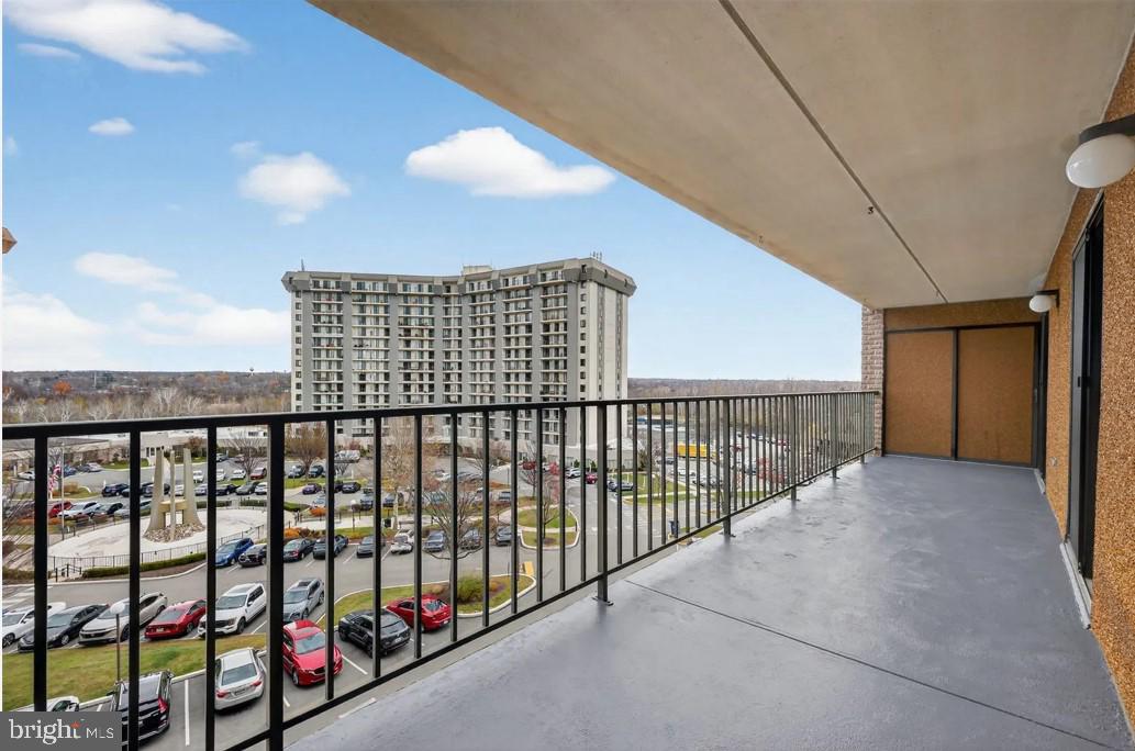 VALLEY FORGE TOWER - Residential