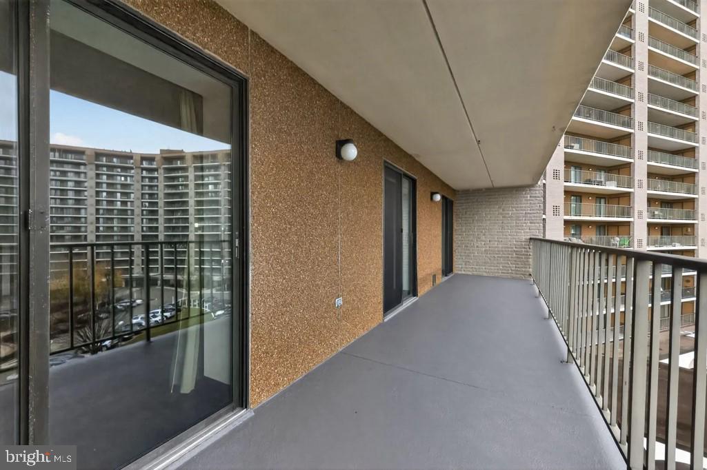 VALLEY FORGE TOWER - Residential