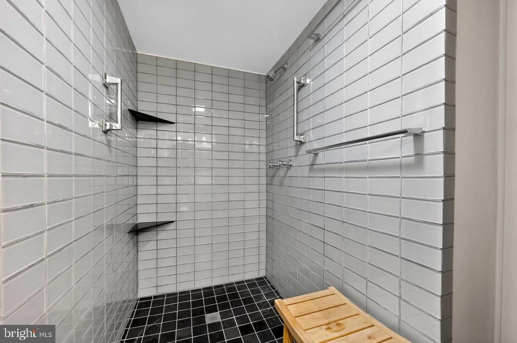 VALLEY FORGE TOWER - Residential