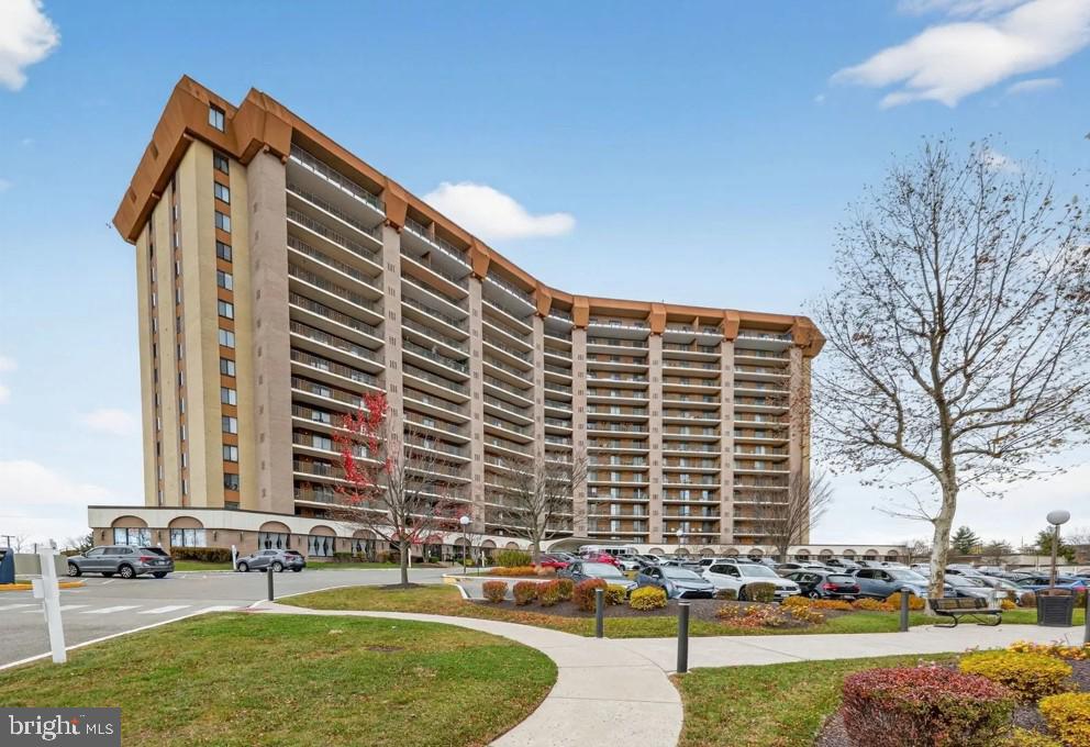 VALLEY FORGE TOWER - Residential