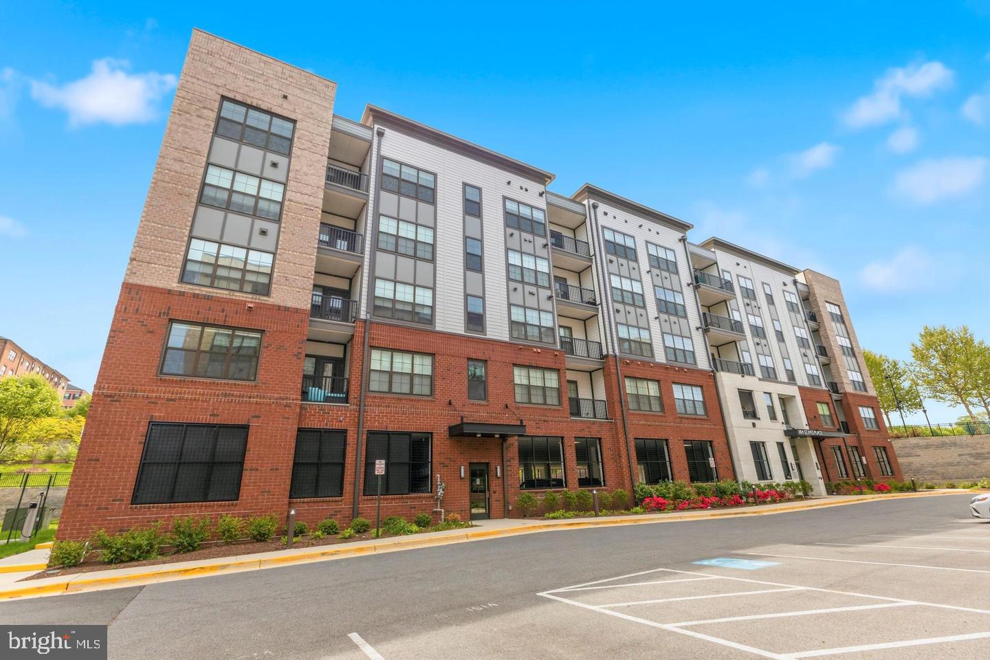 104 SAINT IVES PLACE 401