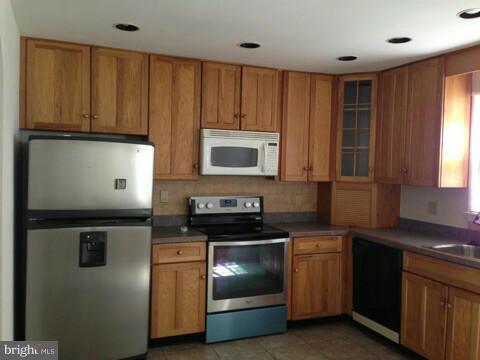 LEE PINES - Residential Lease