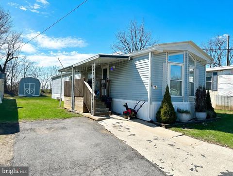 Mobile Home For Sale - 10 Roth Avenue<br/> MERTZTOWN, PA 19539