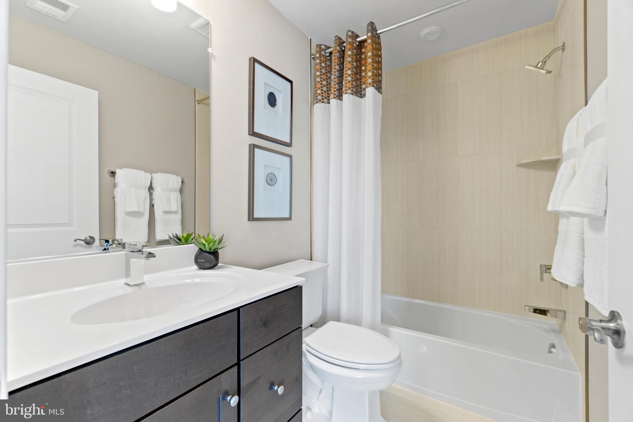 WHITE OAKS FARM - Residential