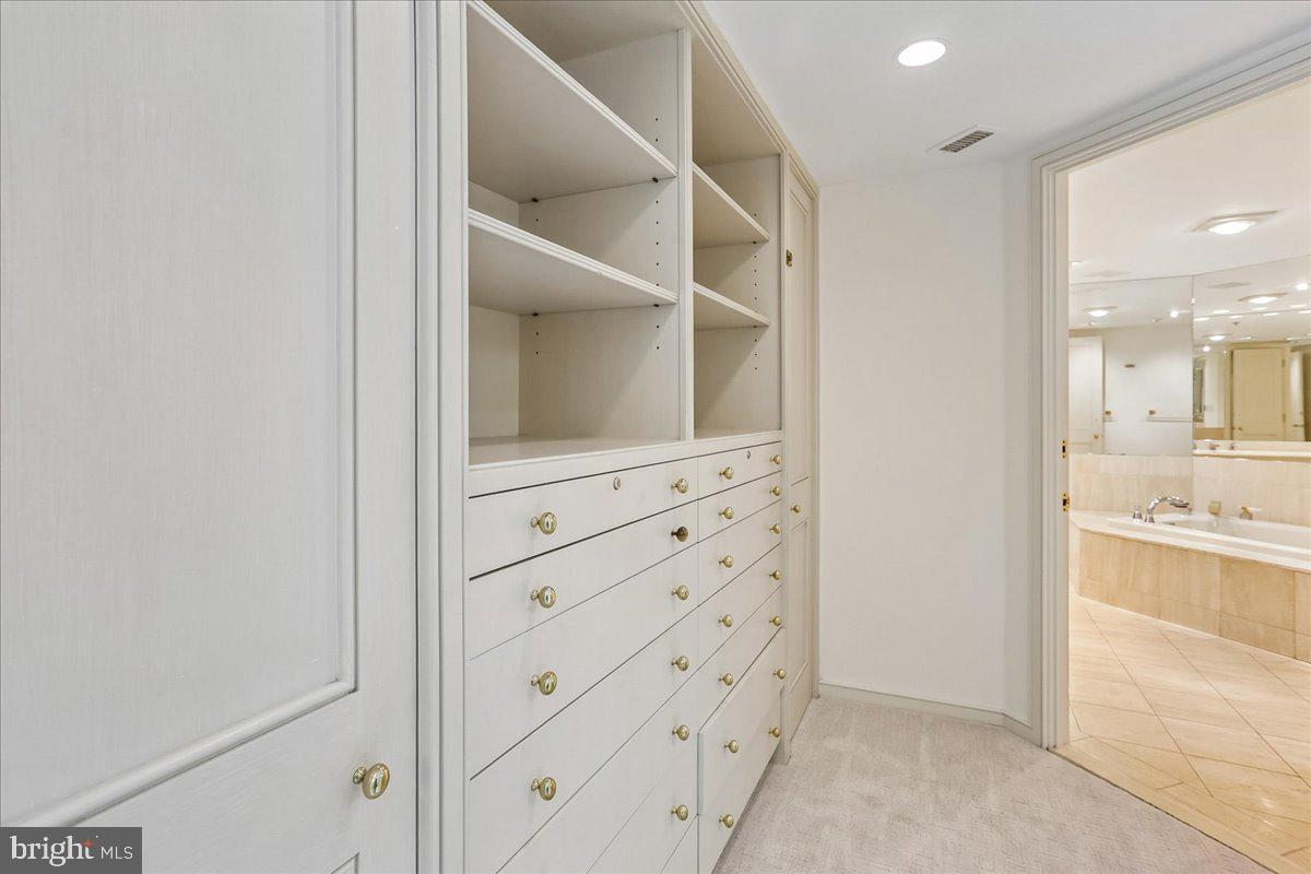 SOMERSET HOUSE - Residential