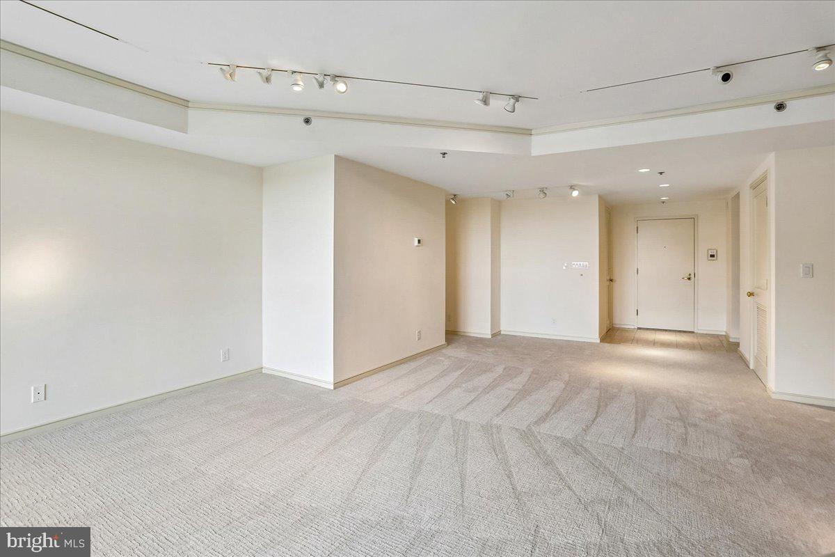 SOMERSET HOUSE - Residential