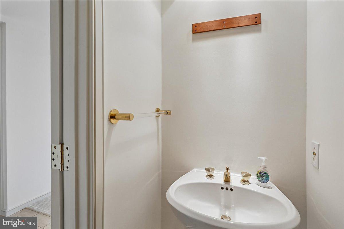 SOMERSET HOUSE - Residential