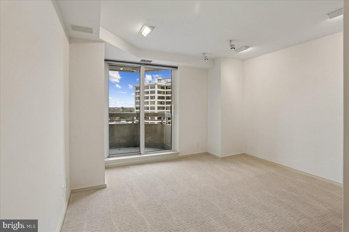 SOMERSET HOUSE - Residential