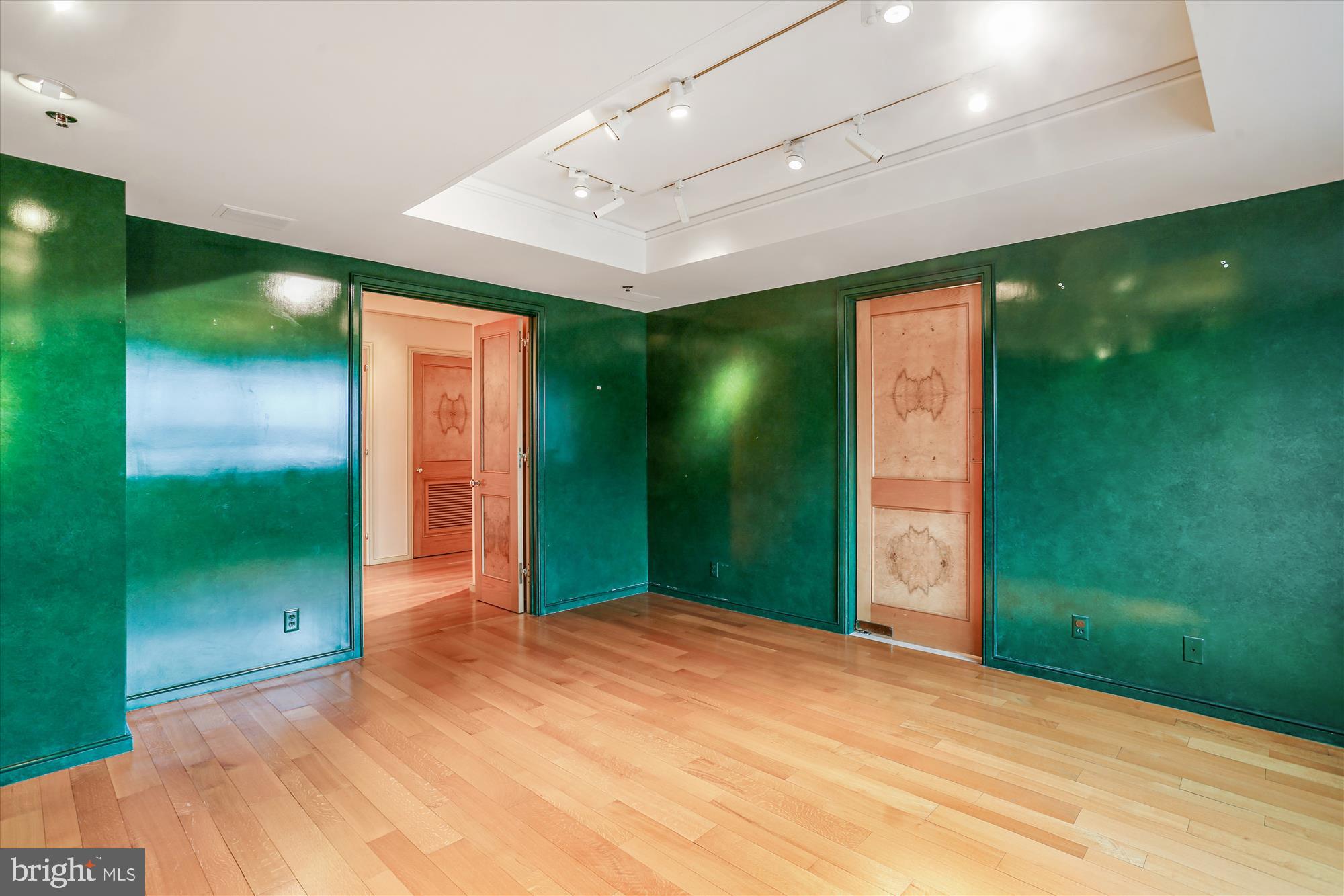 SOMERSET HOUSE - Residential