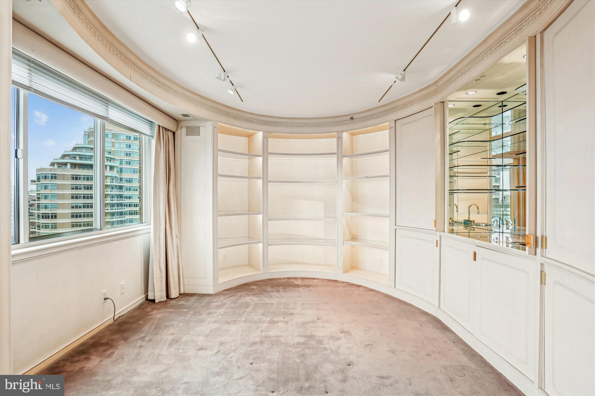 SOMERSET HOUSE - Residential