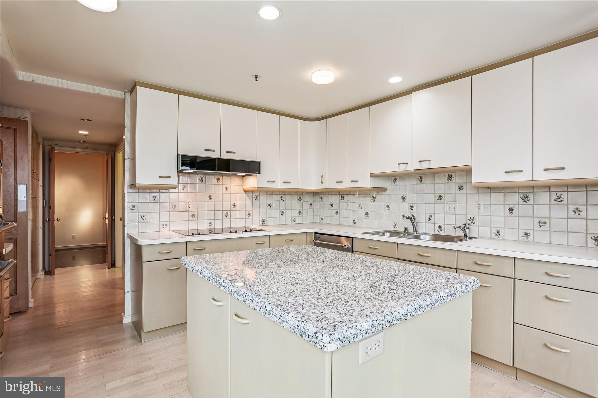 SOMERSET HOUSE - Residential