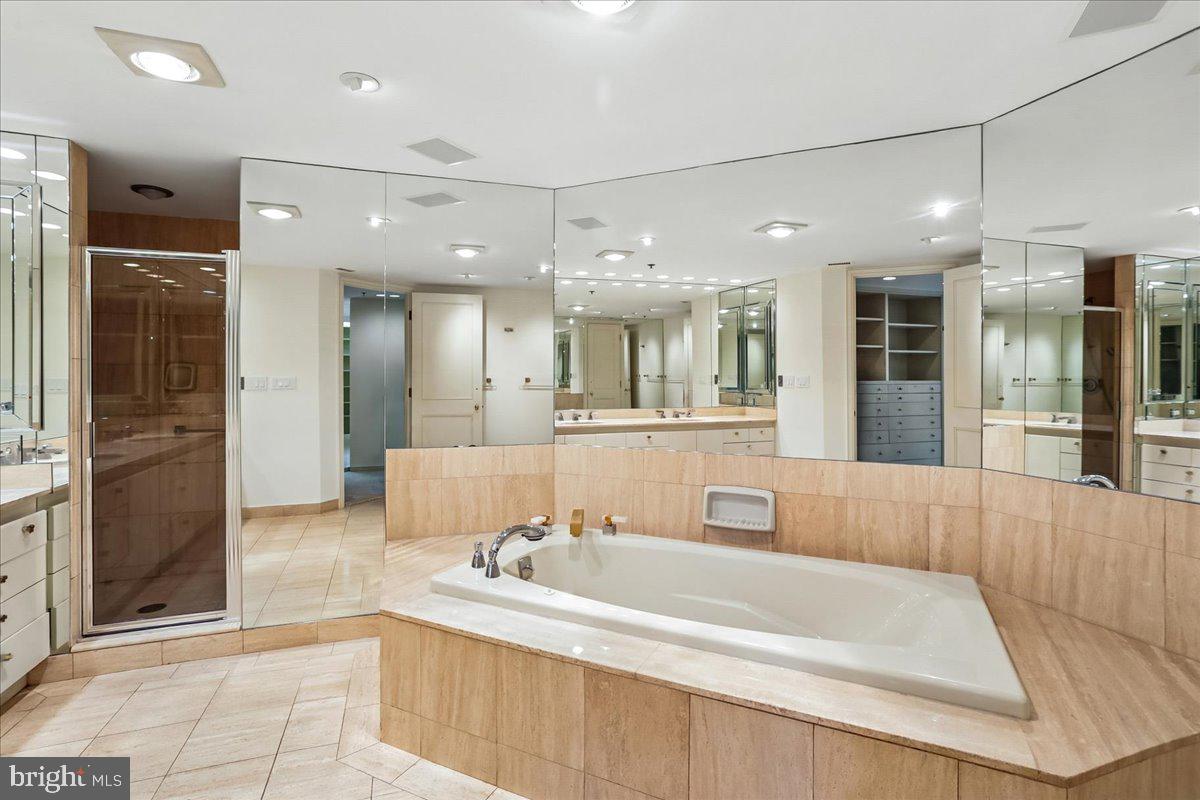 SOMERSET HOUSE - Residential