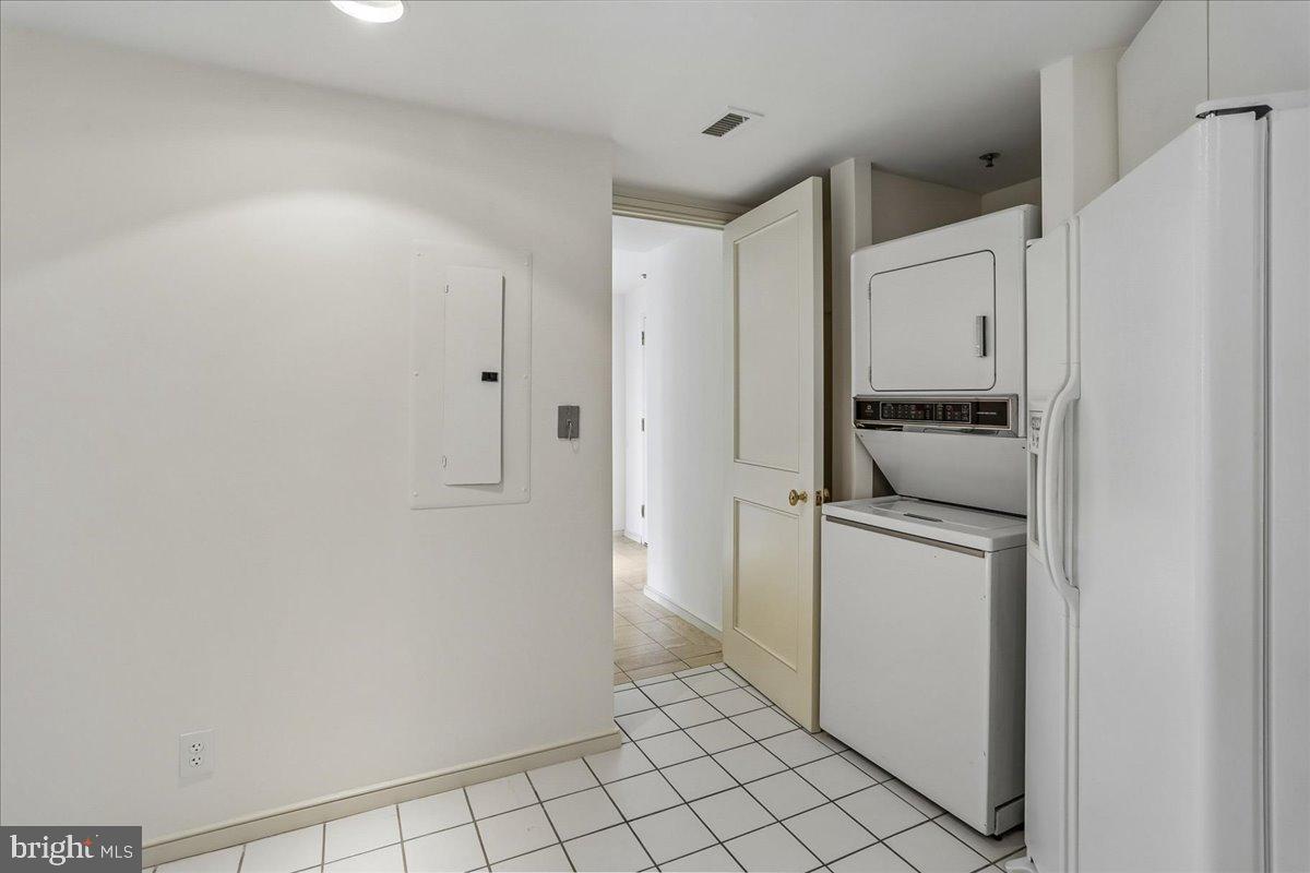 SOMERSET HOUSE - Residential