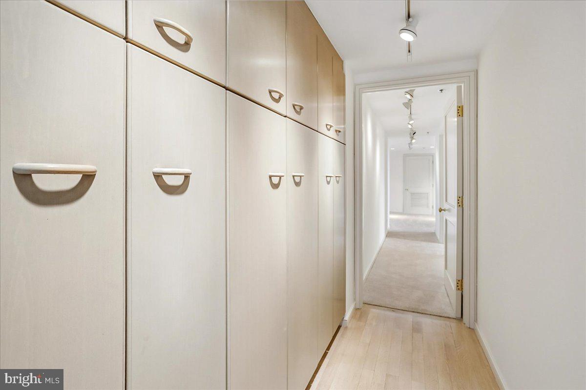 SOMERSET HOUSE - Residential