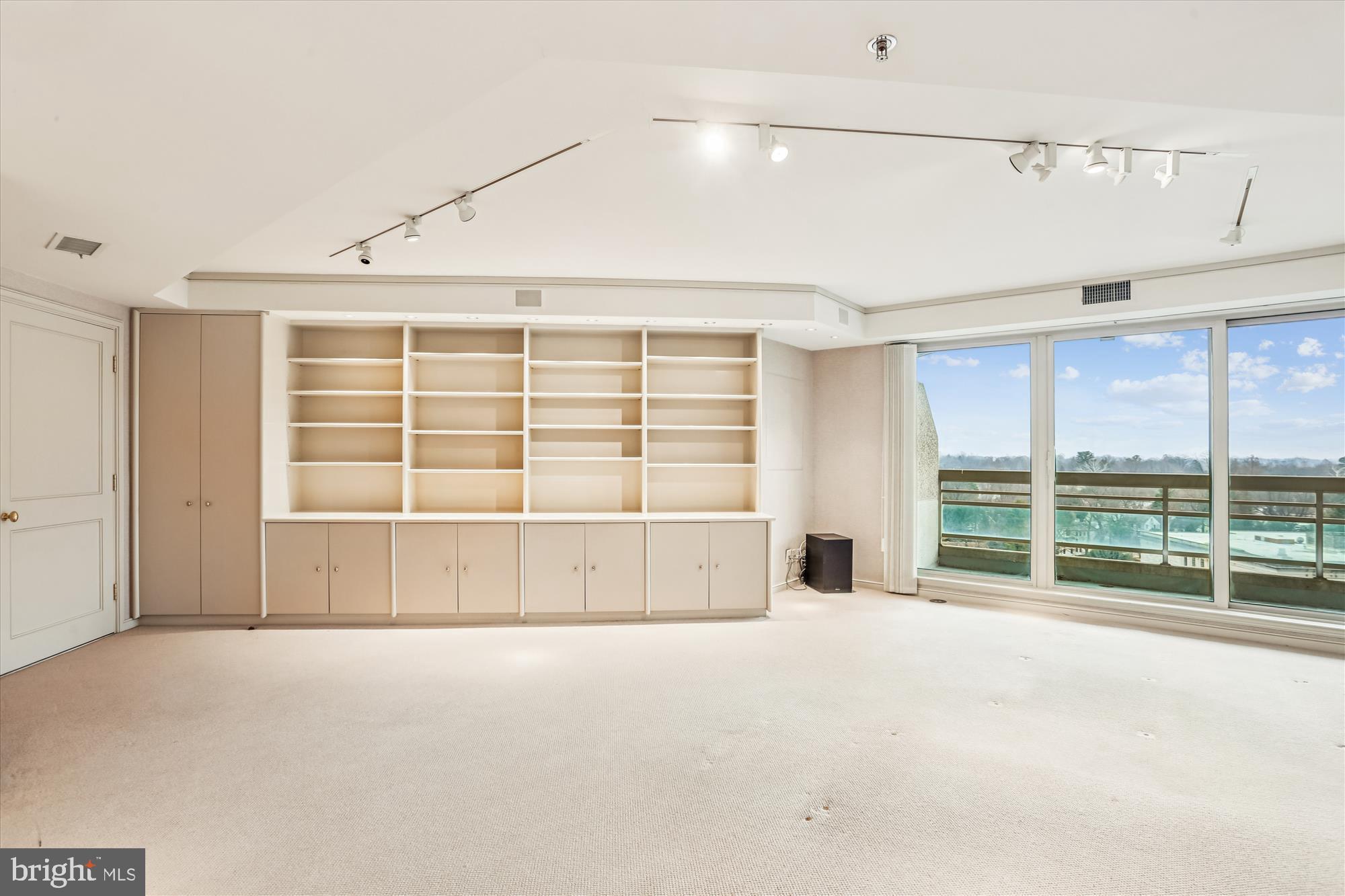 SOMERSET HOUSE - Residential