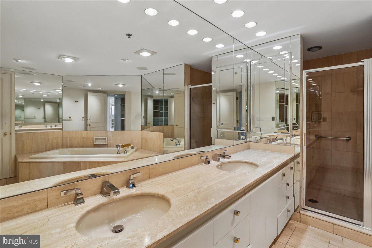 SOMERSET HOUSE - Residential