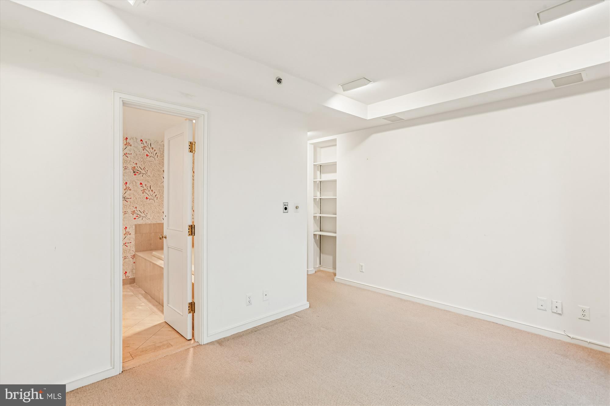 SOMERSET HOUSE - Residential