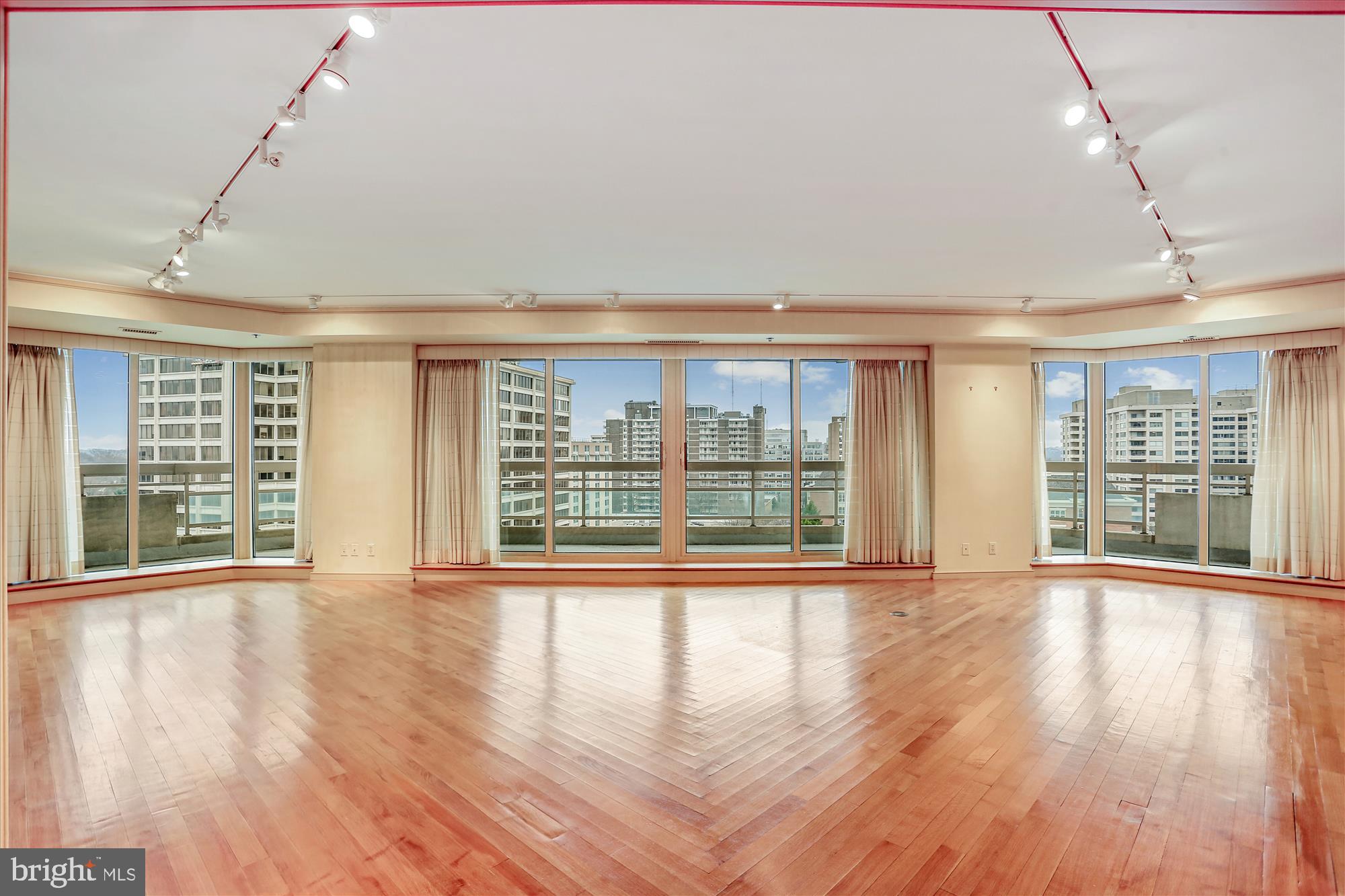 SOMERSET HOUSE - Residential