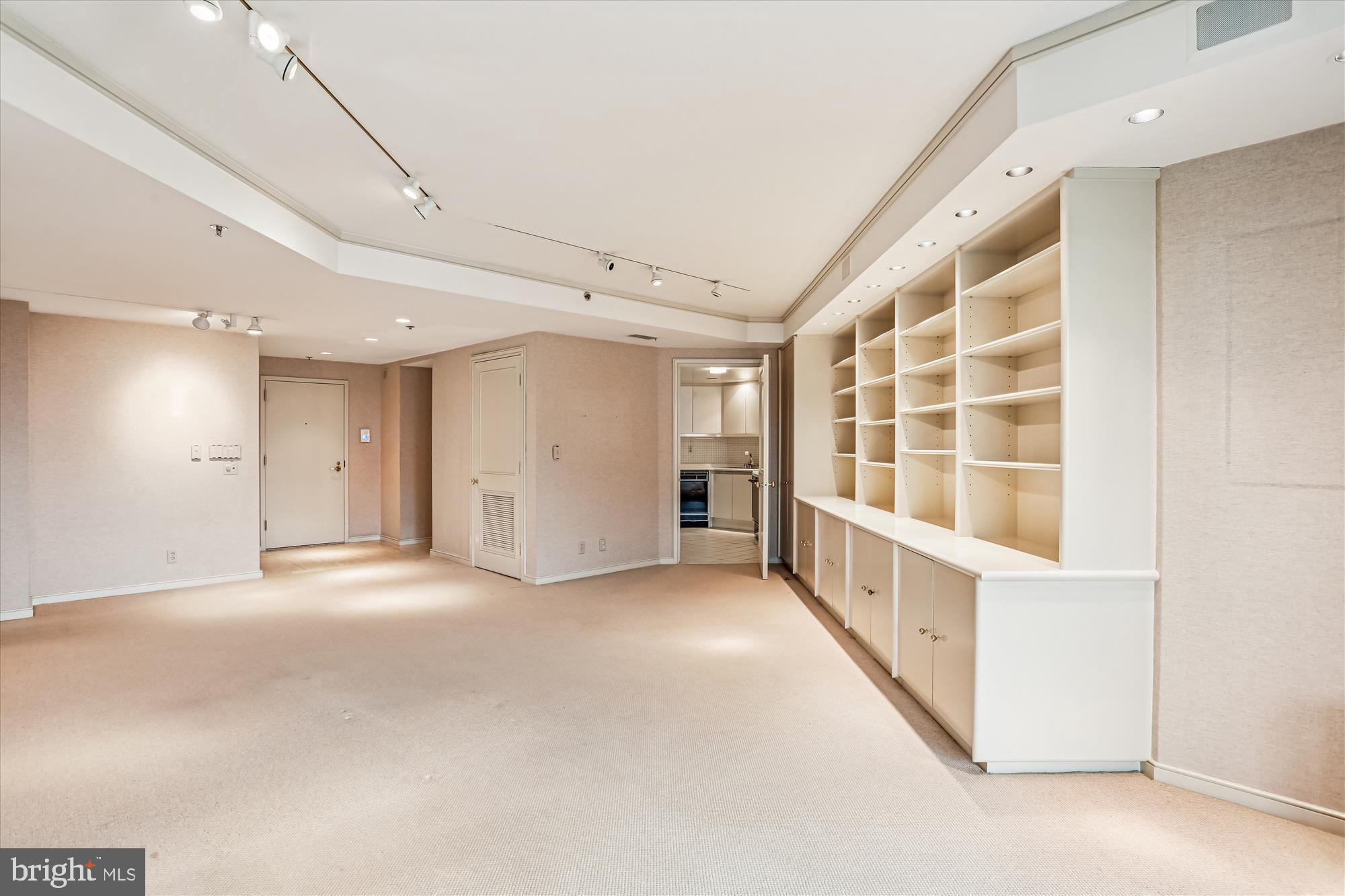 SOMERSET HOUSE - Residential