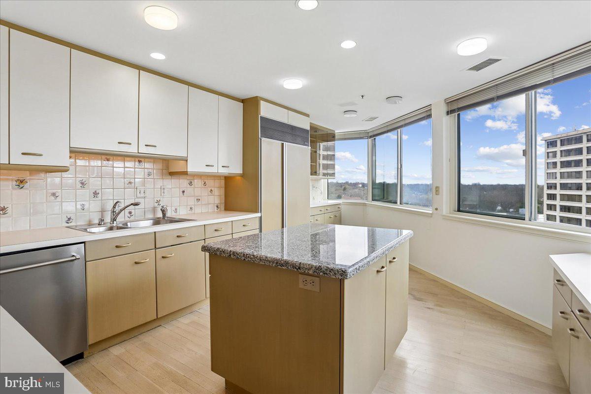 SOMERSET HOUSE - Residential