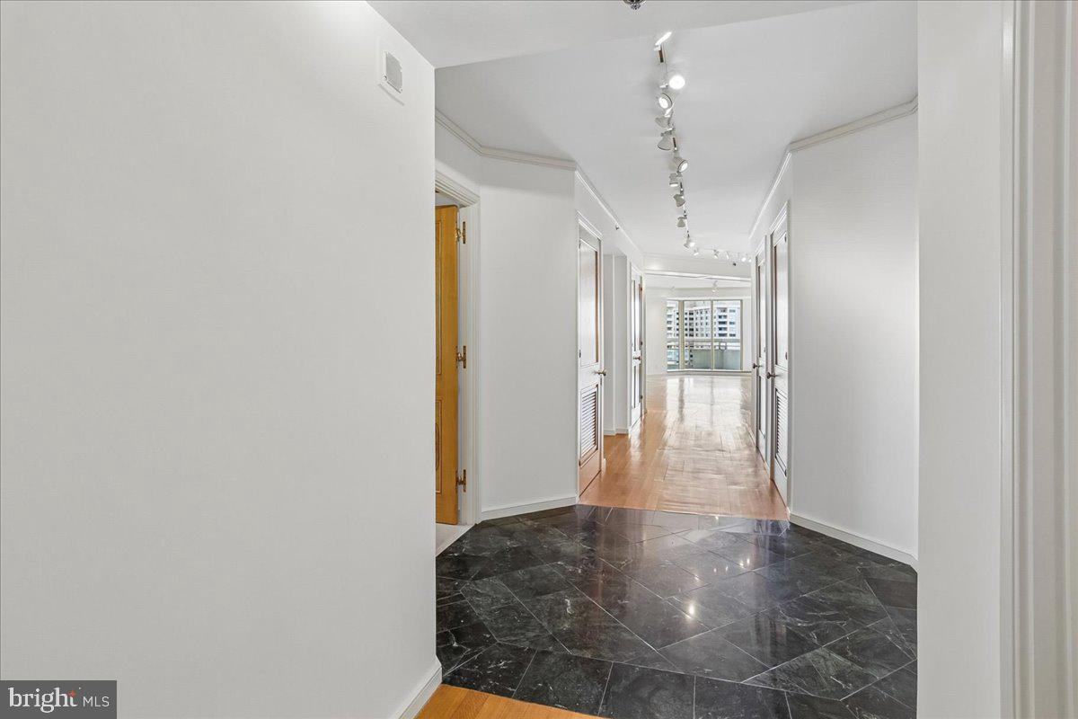 SOMERSET HOUSE - Residential