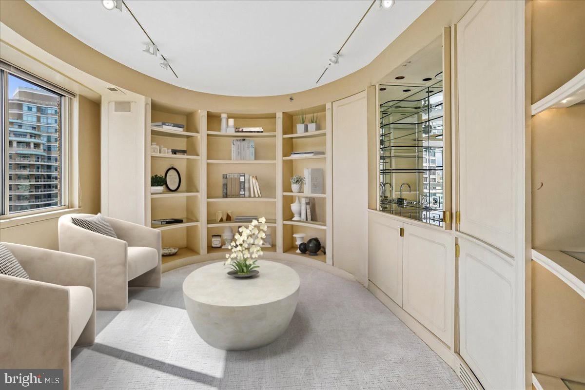 SOMERSET HOUSE - Residential