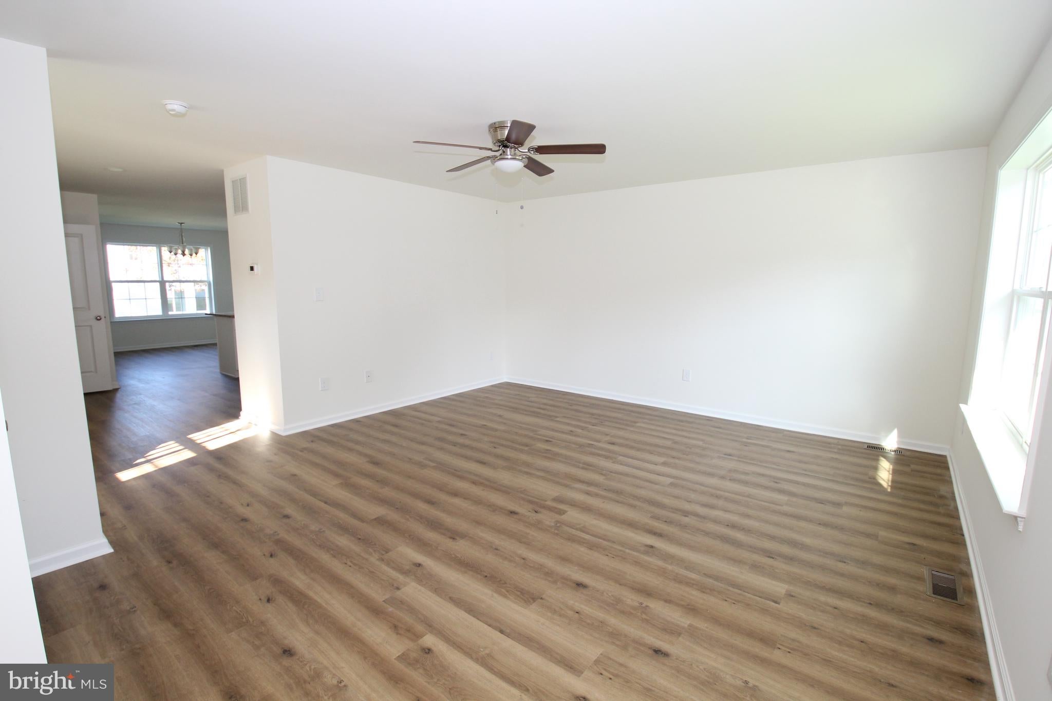 3 BUTTONWOOD AVENUE
