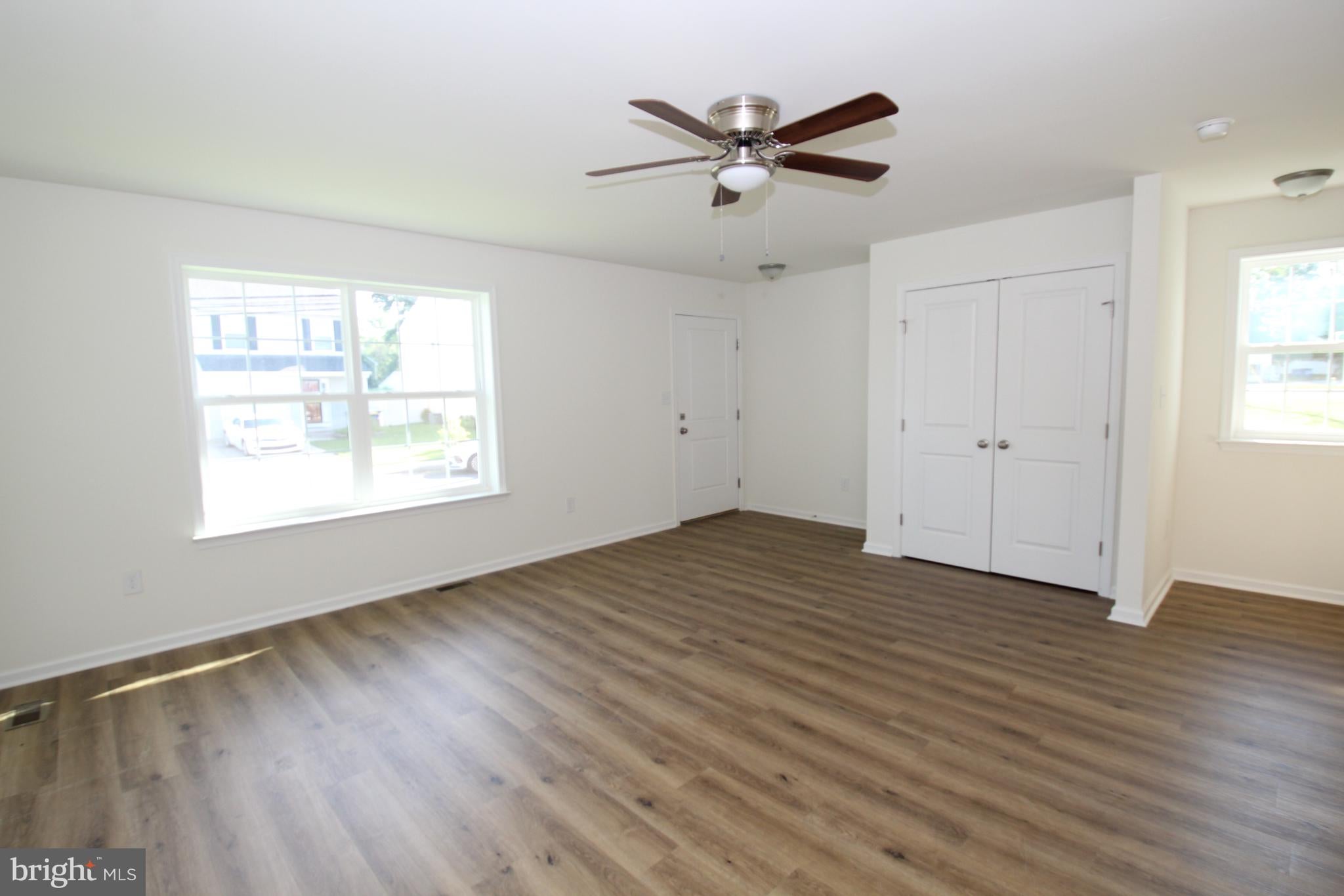 3 BUTTONWOOD AVENUE