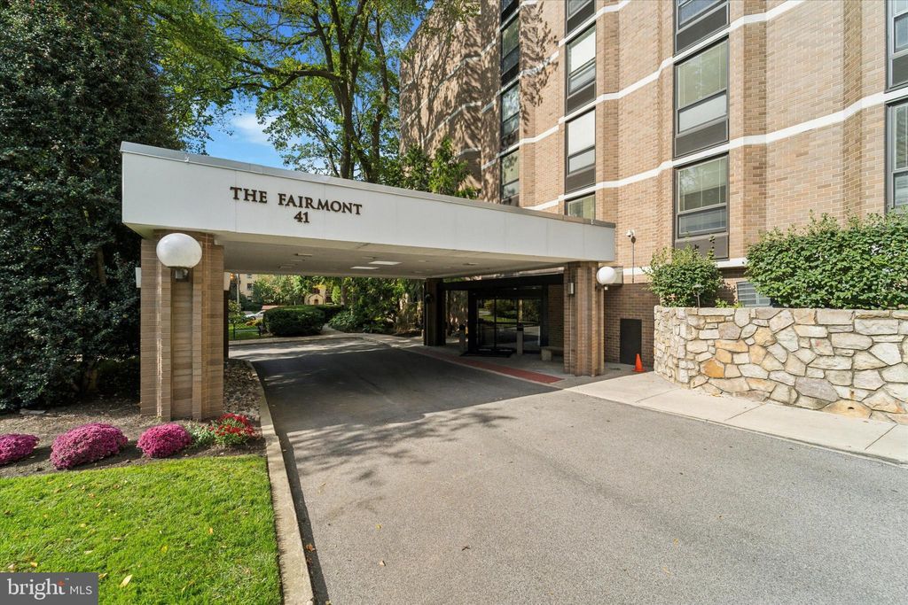 Photo of 41 Conshohocken State Road #414, BALA CYNWYD, PA 19004 (MLS # PAMC2158128)