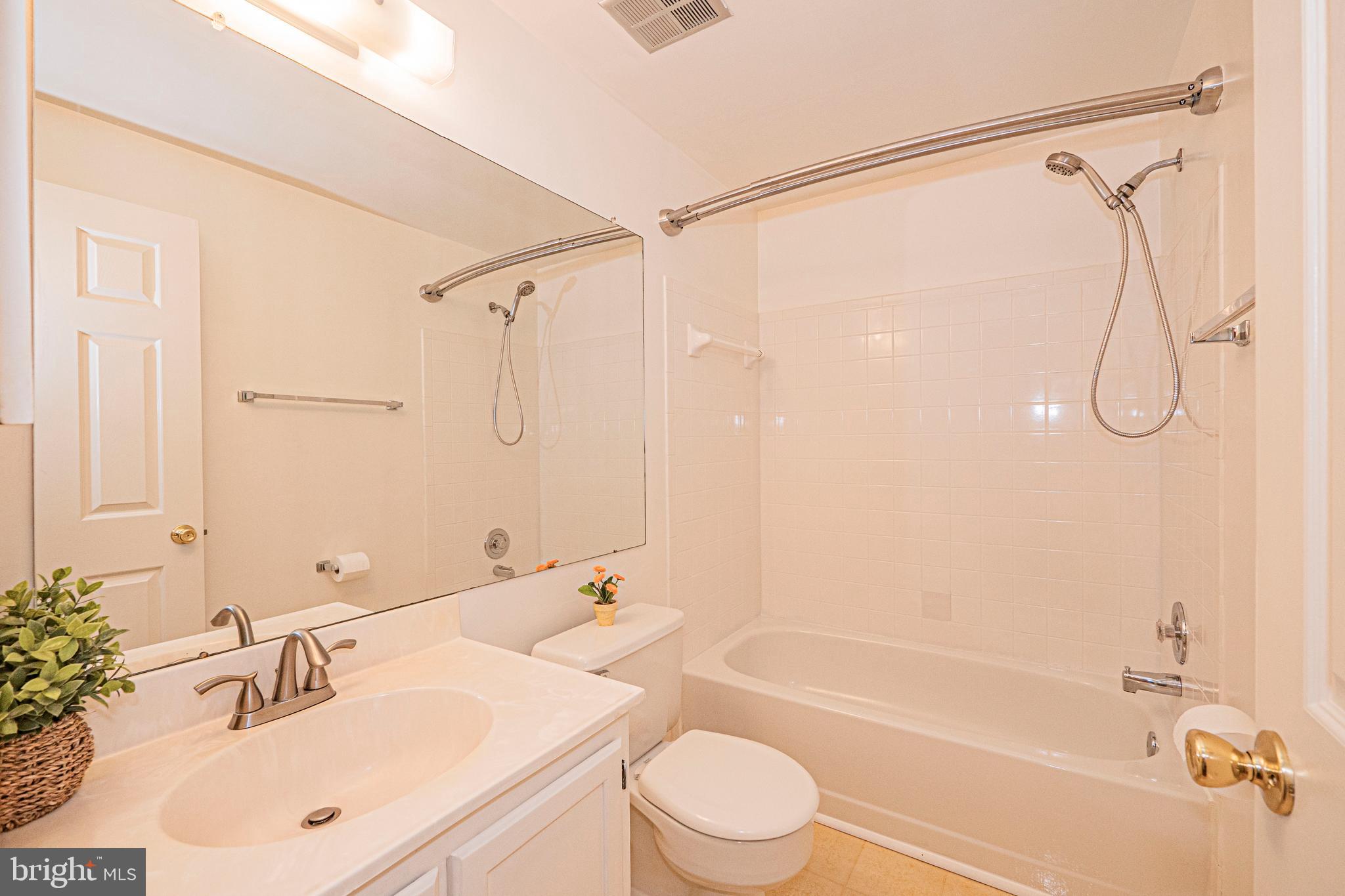 HALLOWELL - Residential