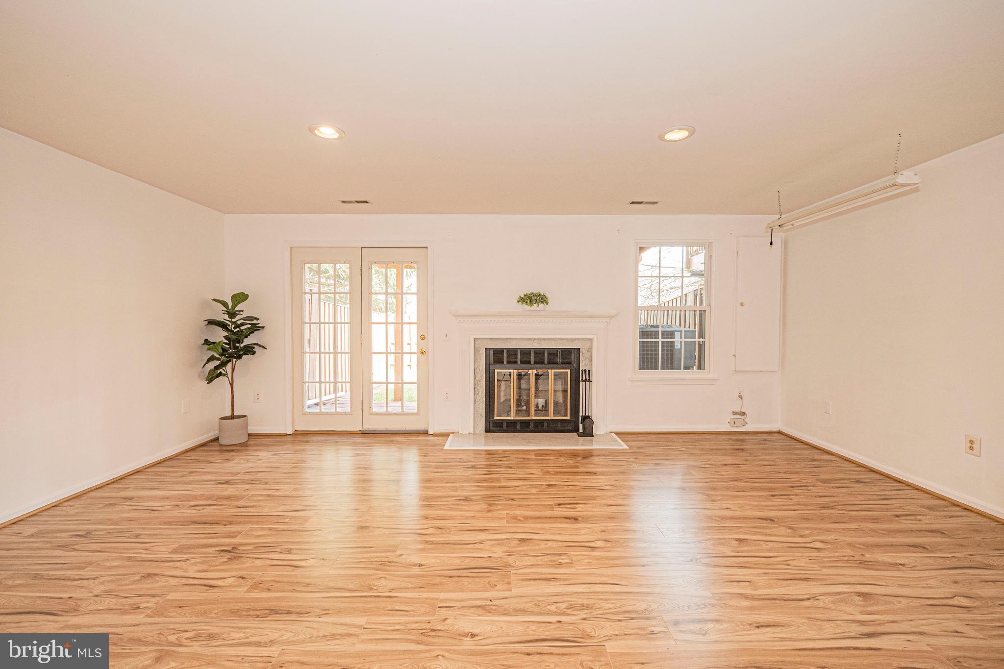 HALLOWELL - Residential