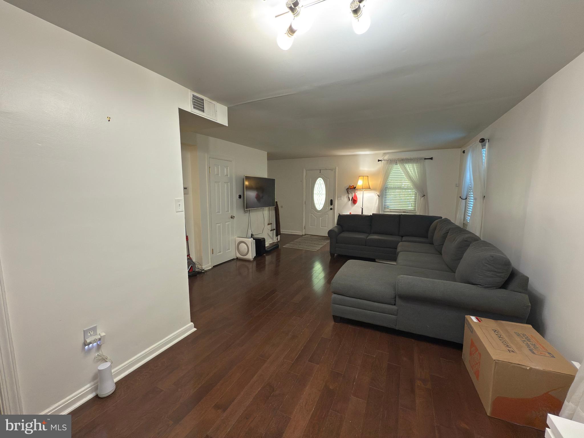 RIVERDALE PARK - Residential