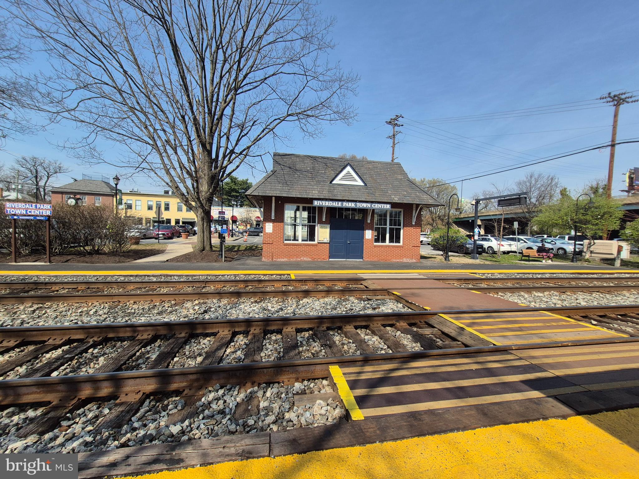 RIVERDALE PARK - Residential