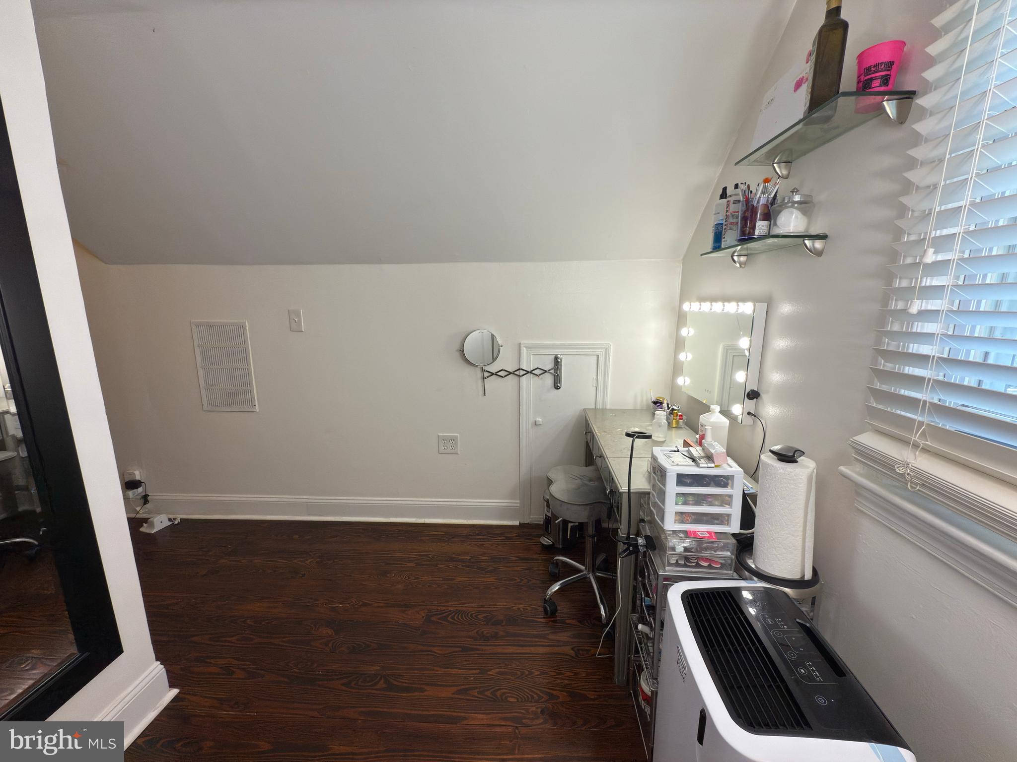 RIVERDALE PARK - Residential