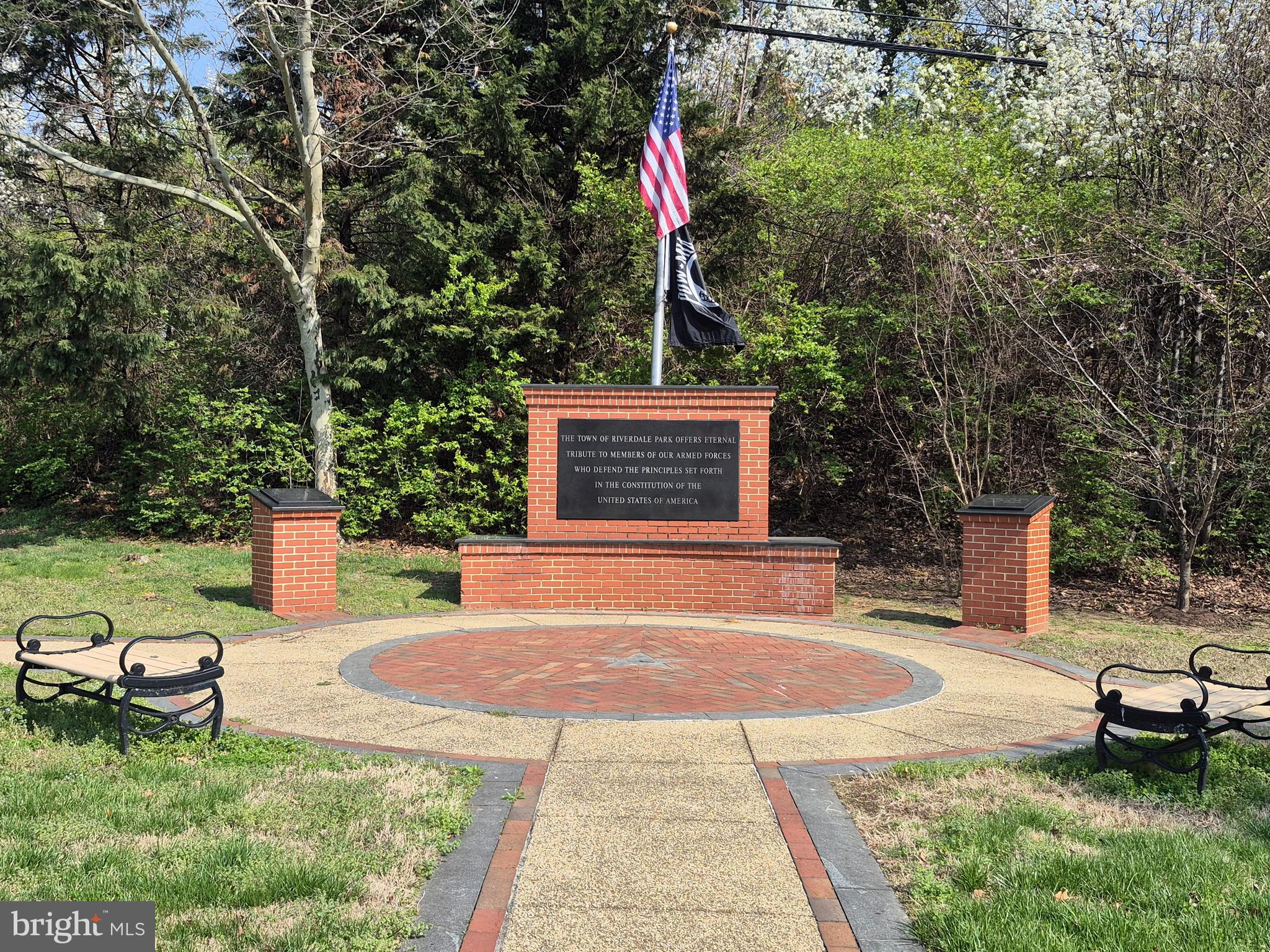 RIVERDALE PARK - Residential