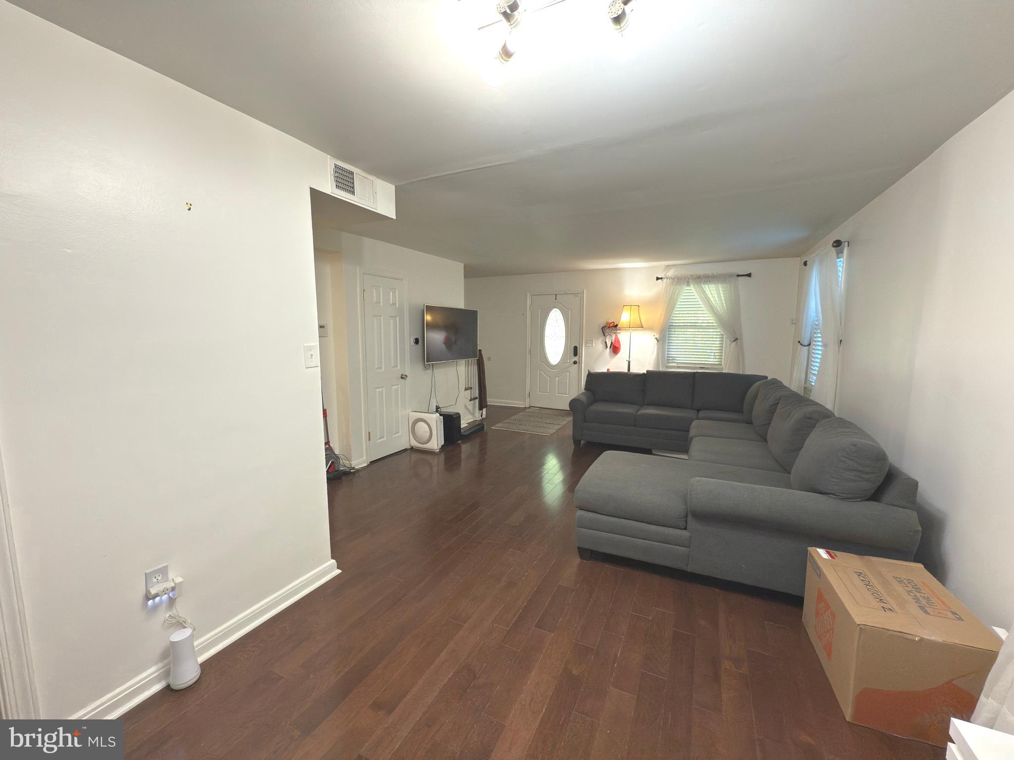 RIVERDALE PARK - Residential