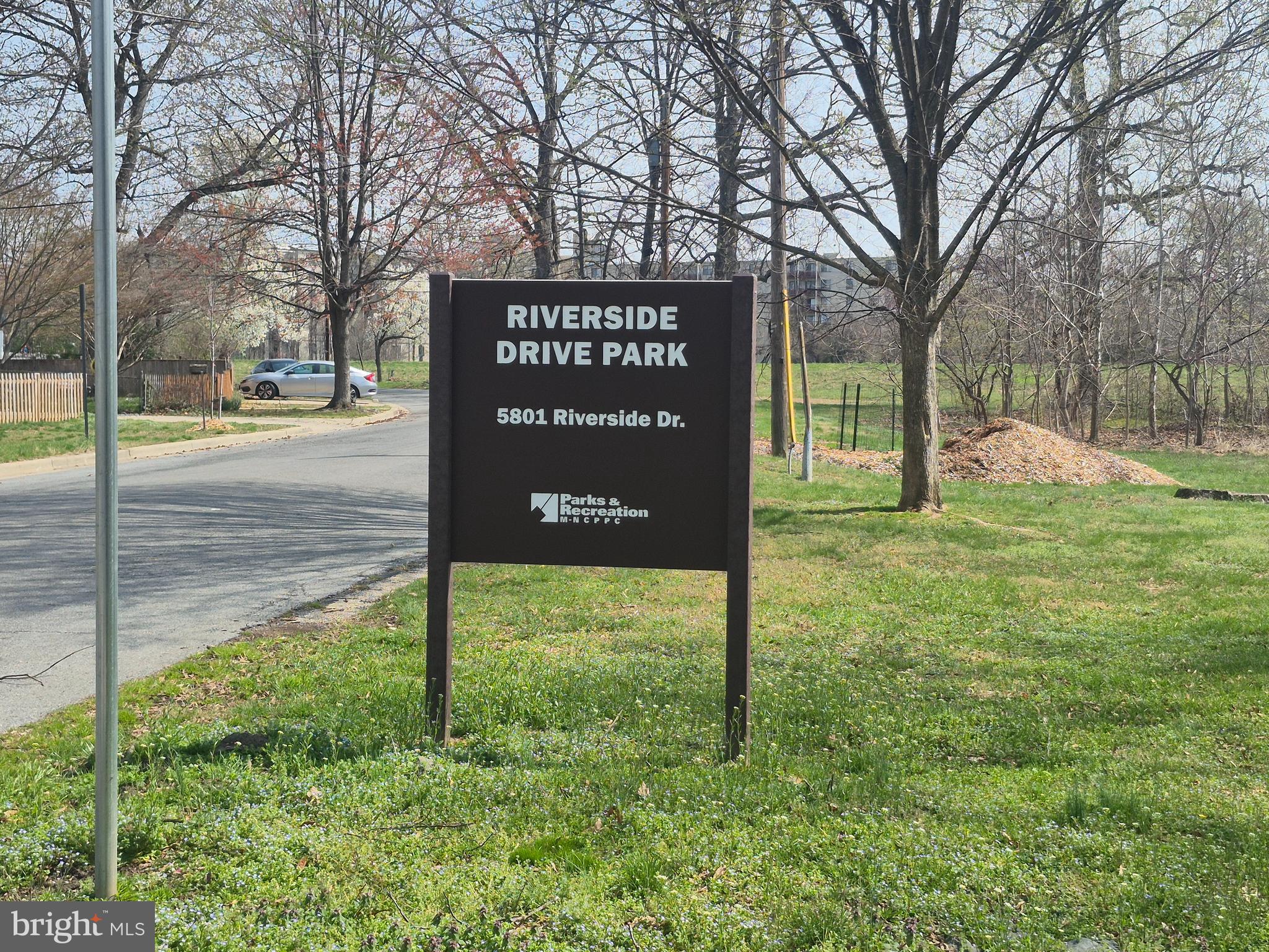 RIVERDALE PARK - Residential