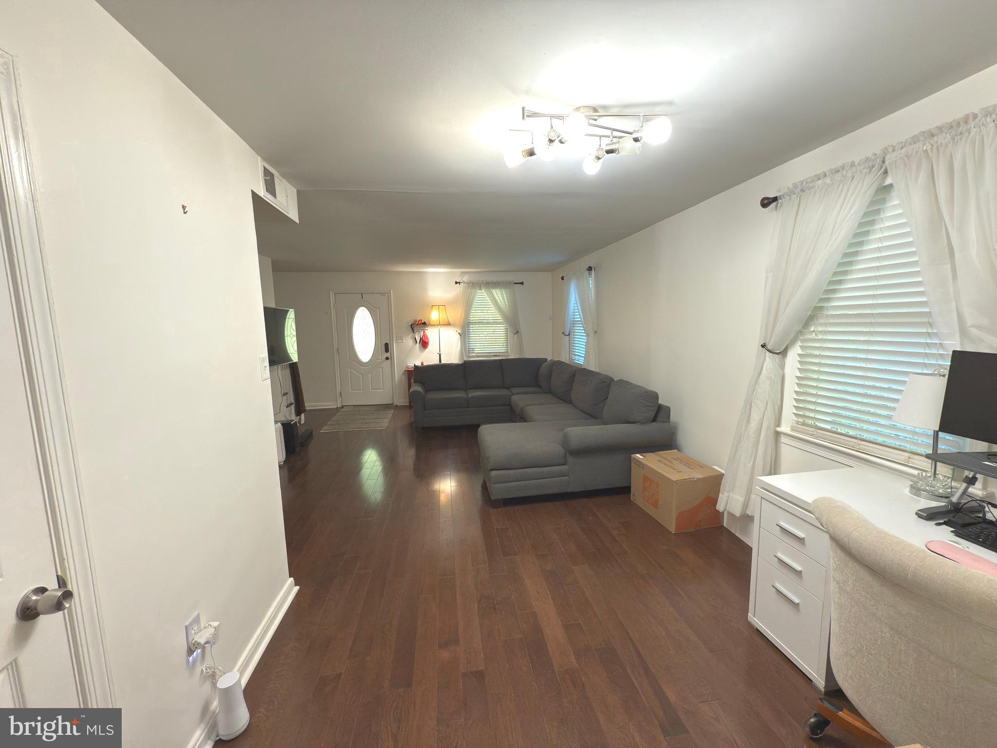 RIVERDALE PARK - Residential