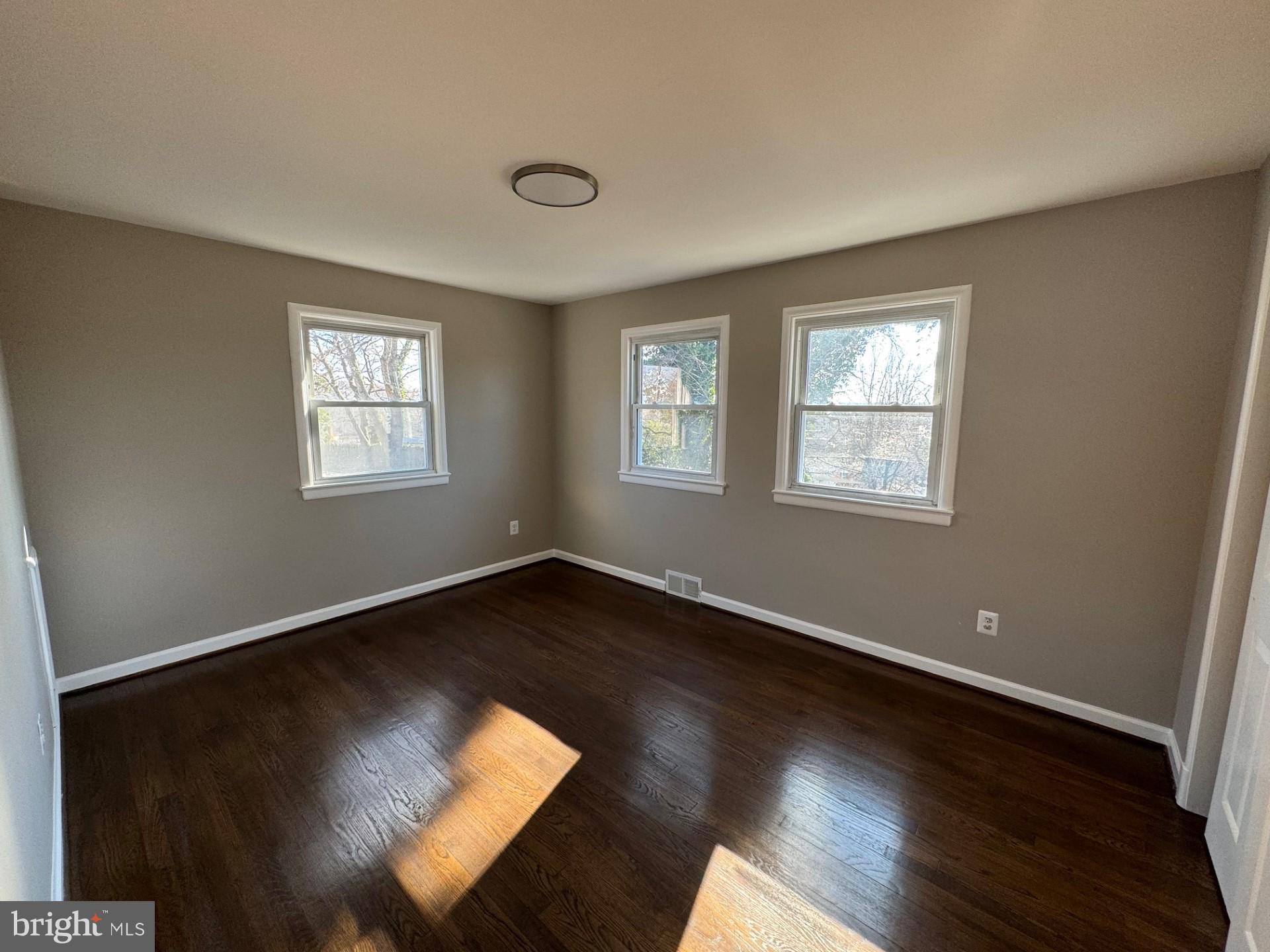 MURRAY HILL - Residential