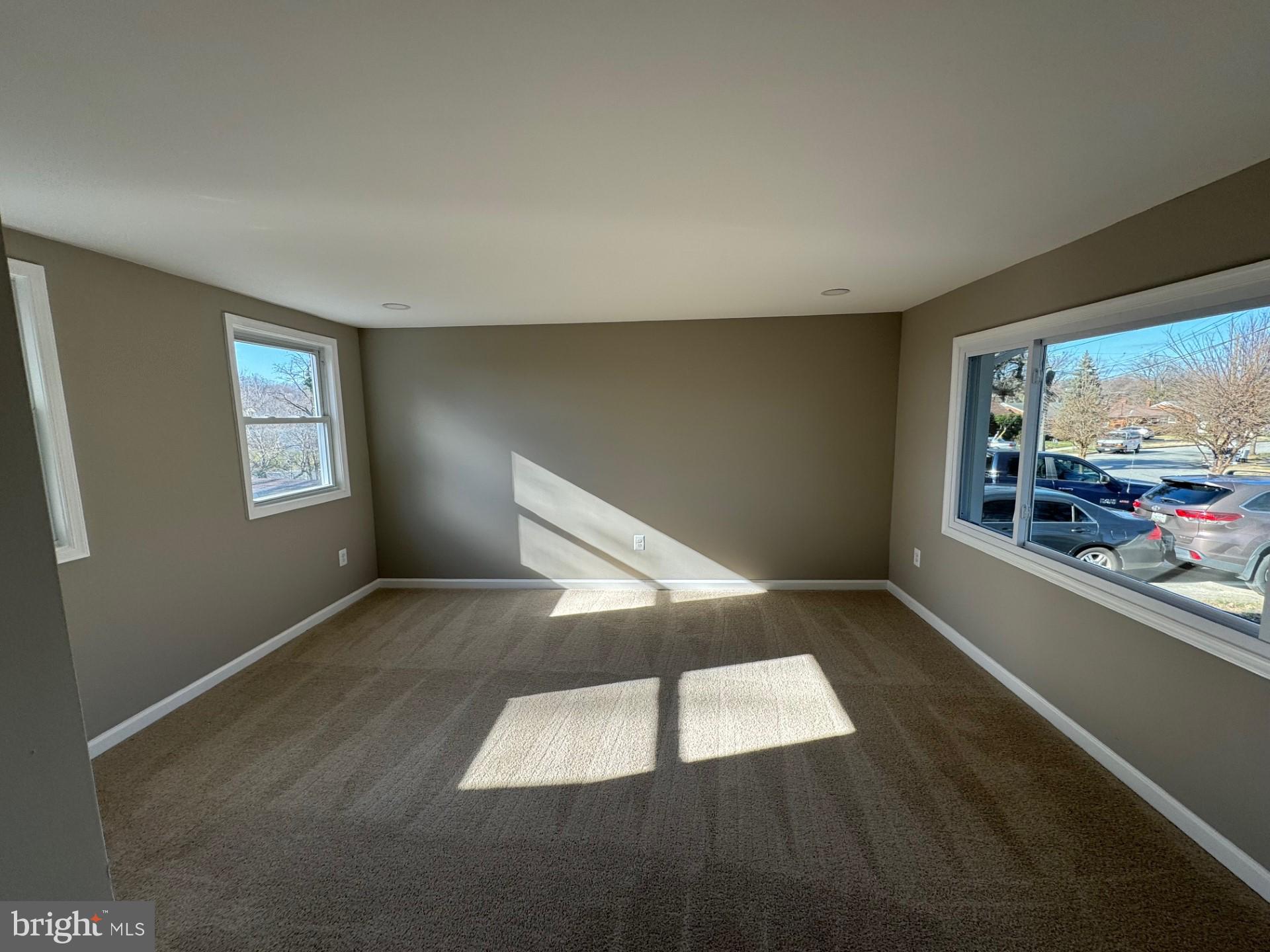 MURRAY HILL - Residential