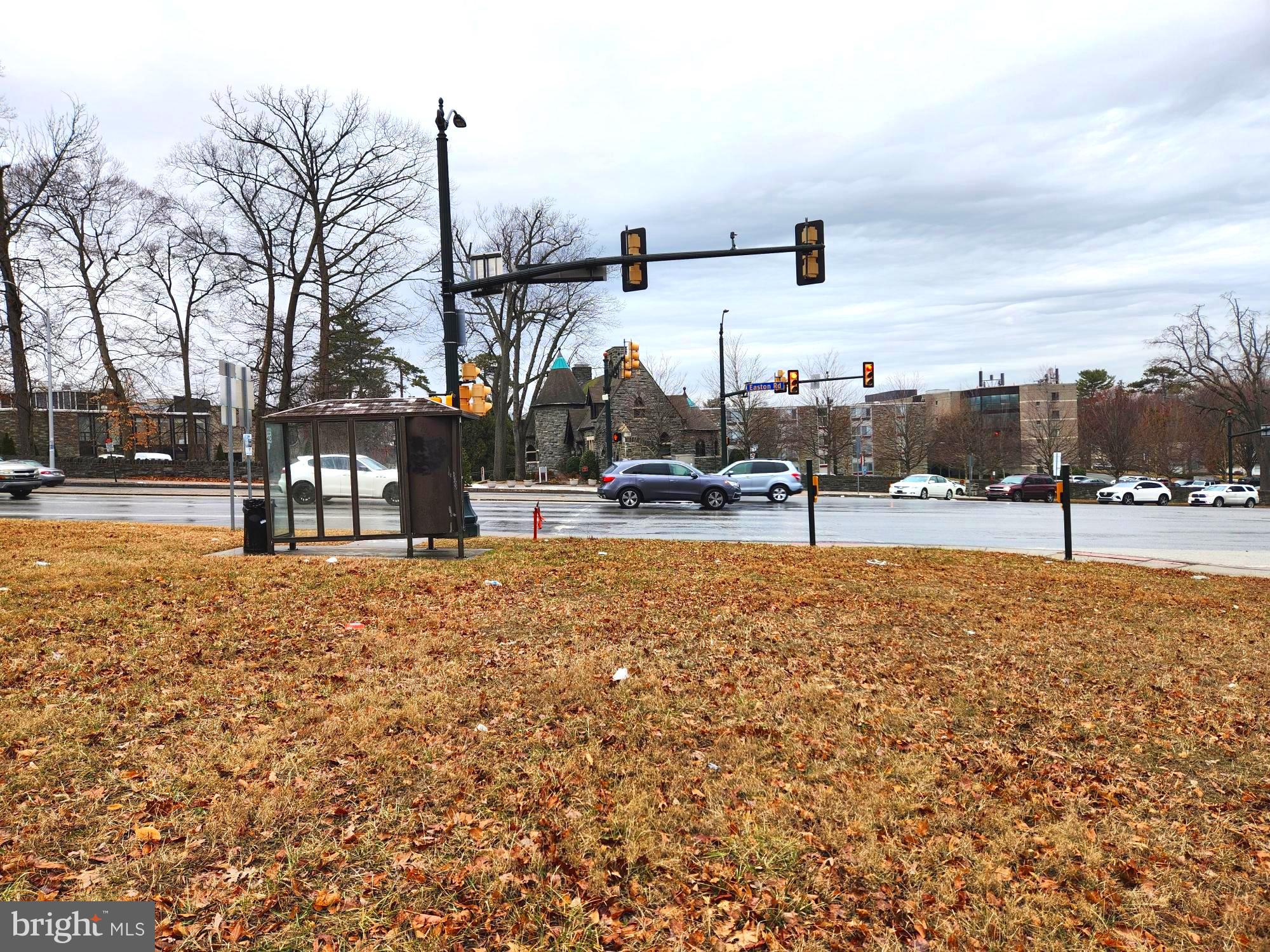 GLENSIDE - Commercial Lease