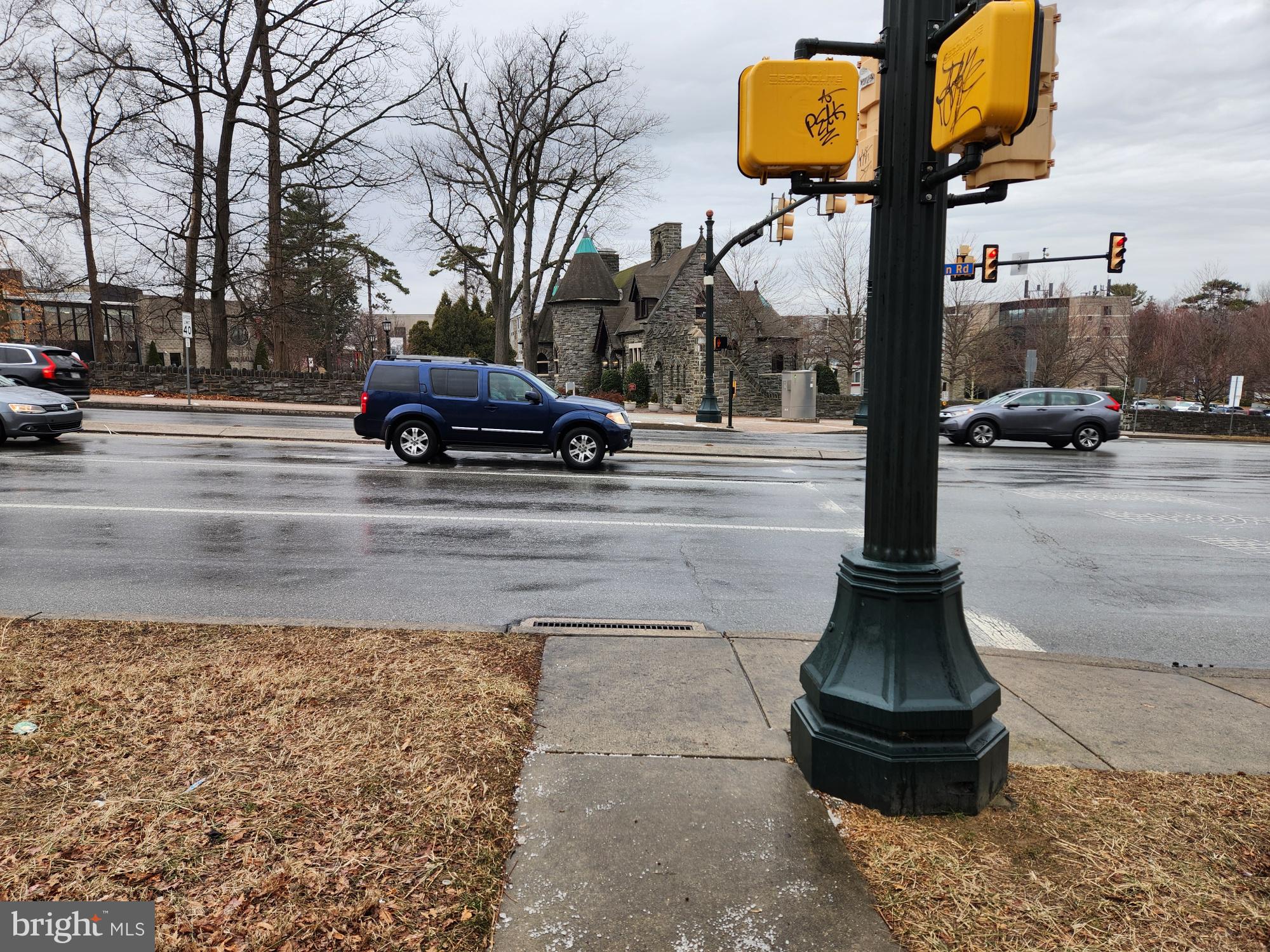 GLENSIDE - Commercial Lease