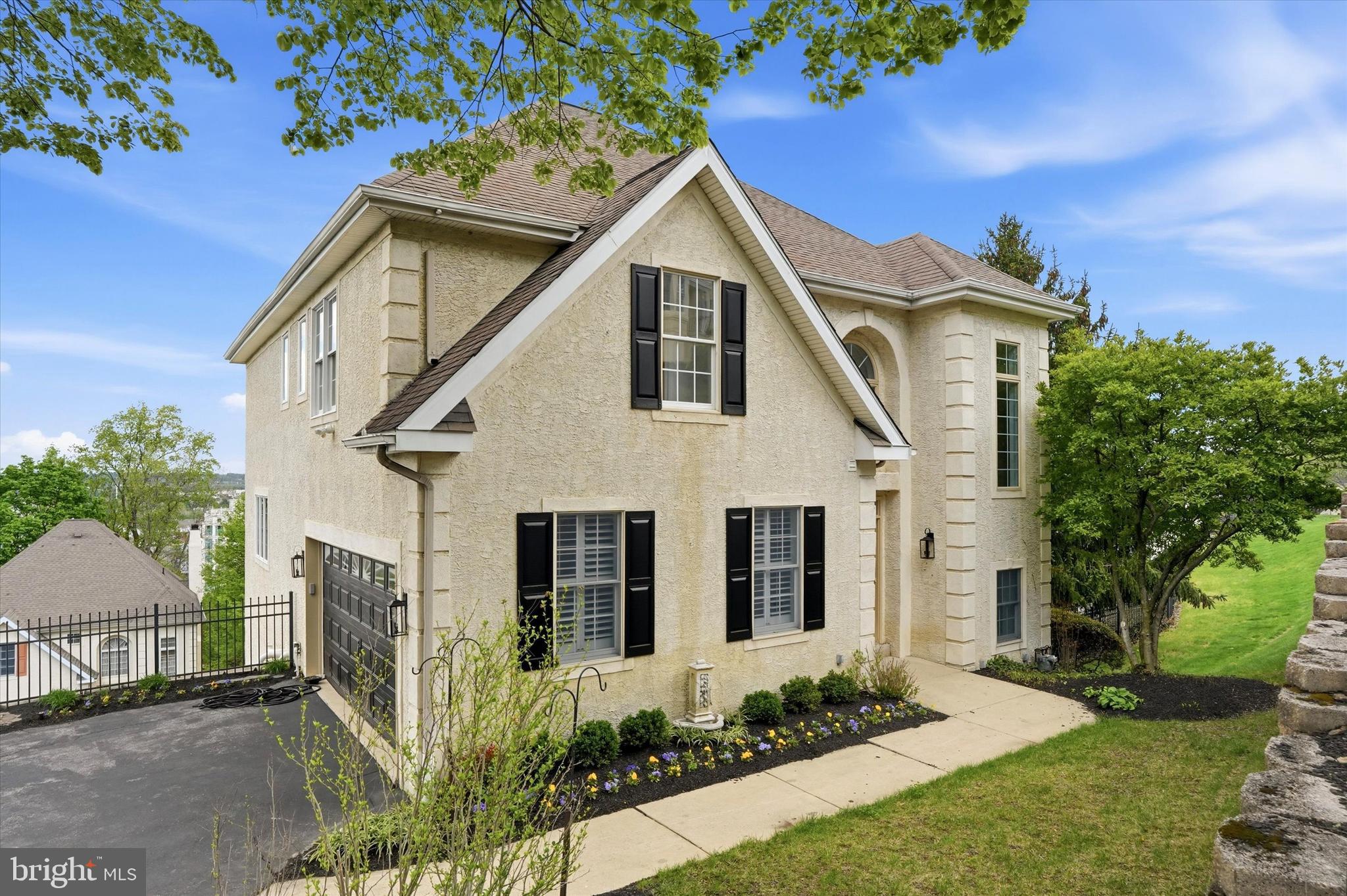 MERION HILL - Residential