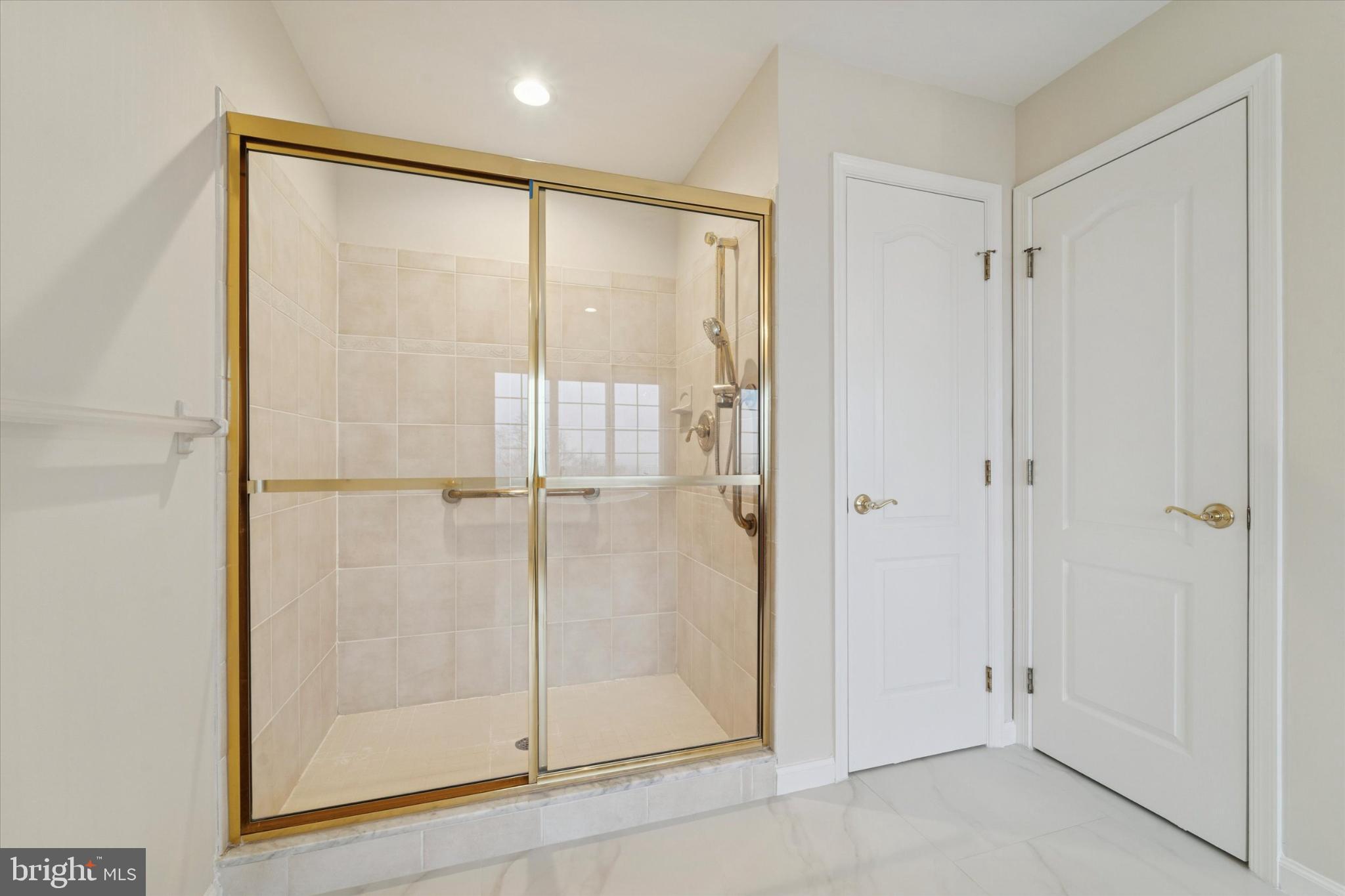 MERION HILL - Residential