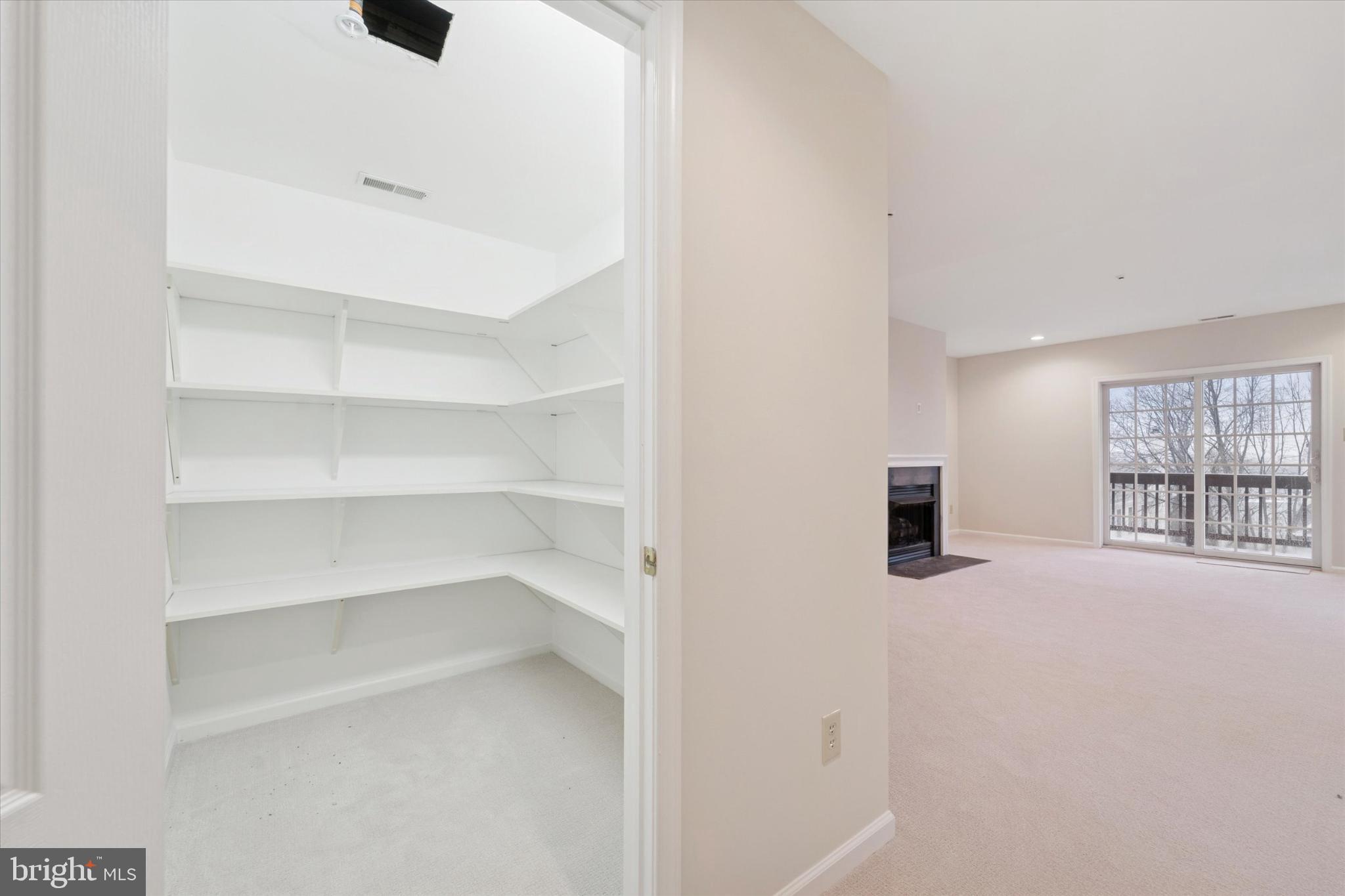 MERION HILL - Residential