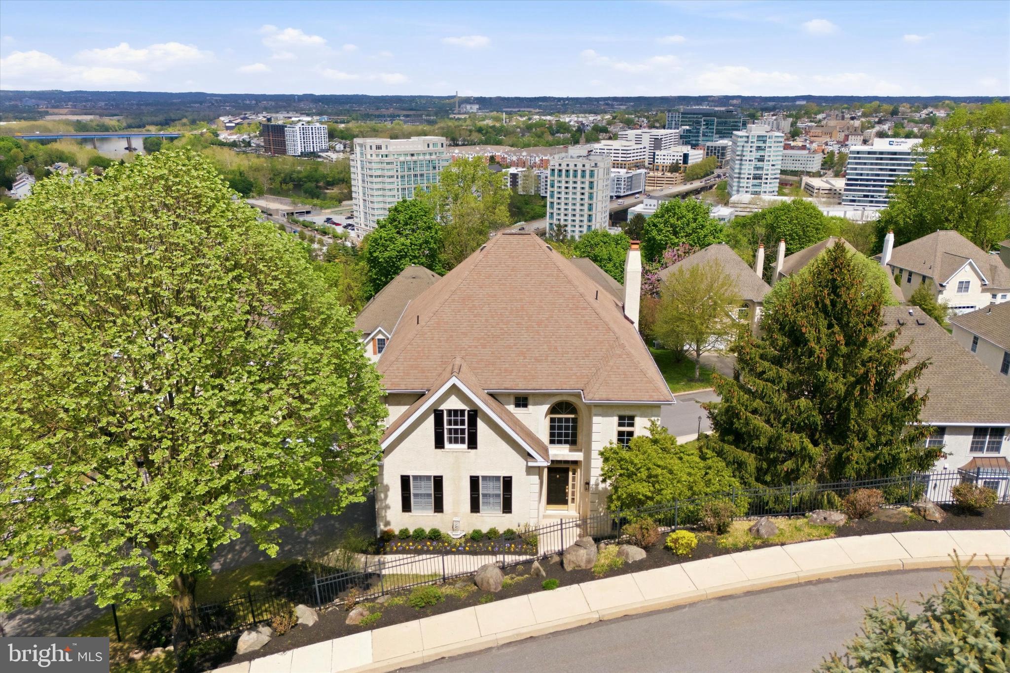 MERION HILL - Residential