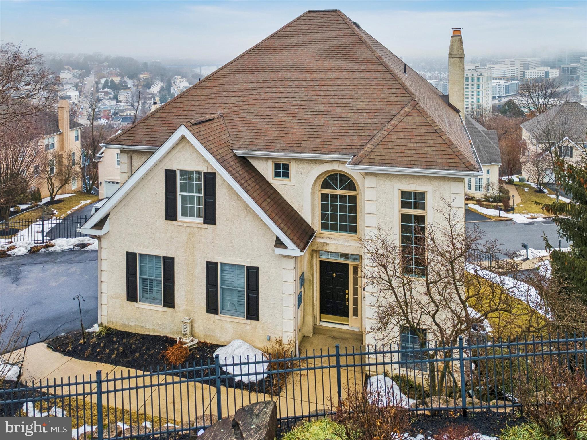 MERION HILL - Residential