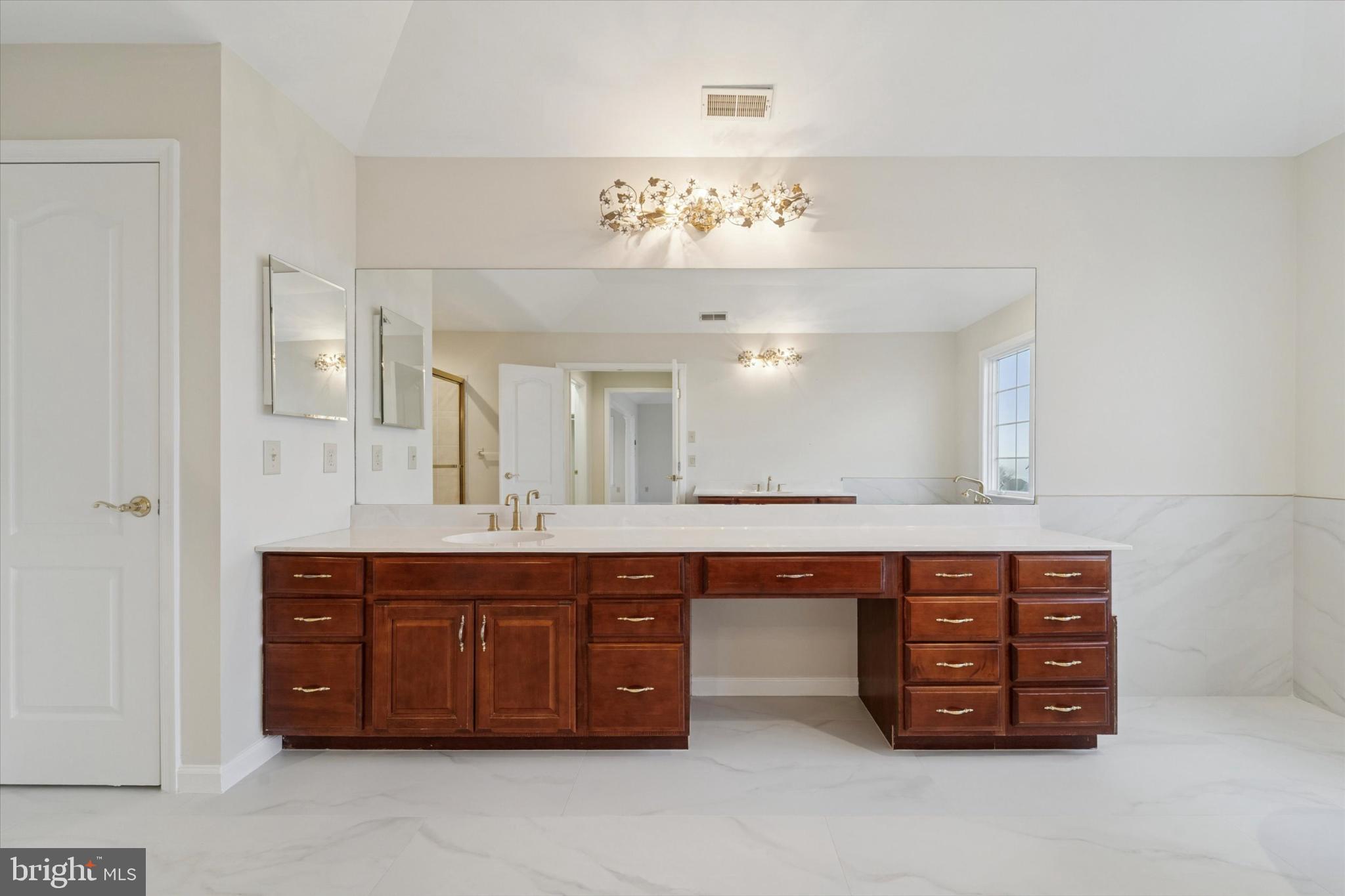 MERION HILL - Residential