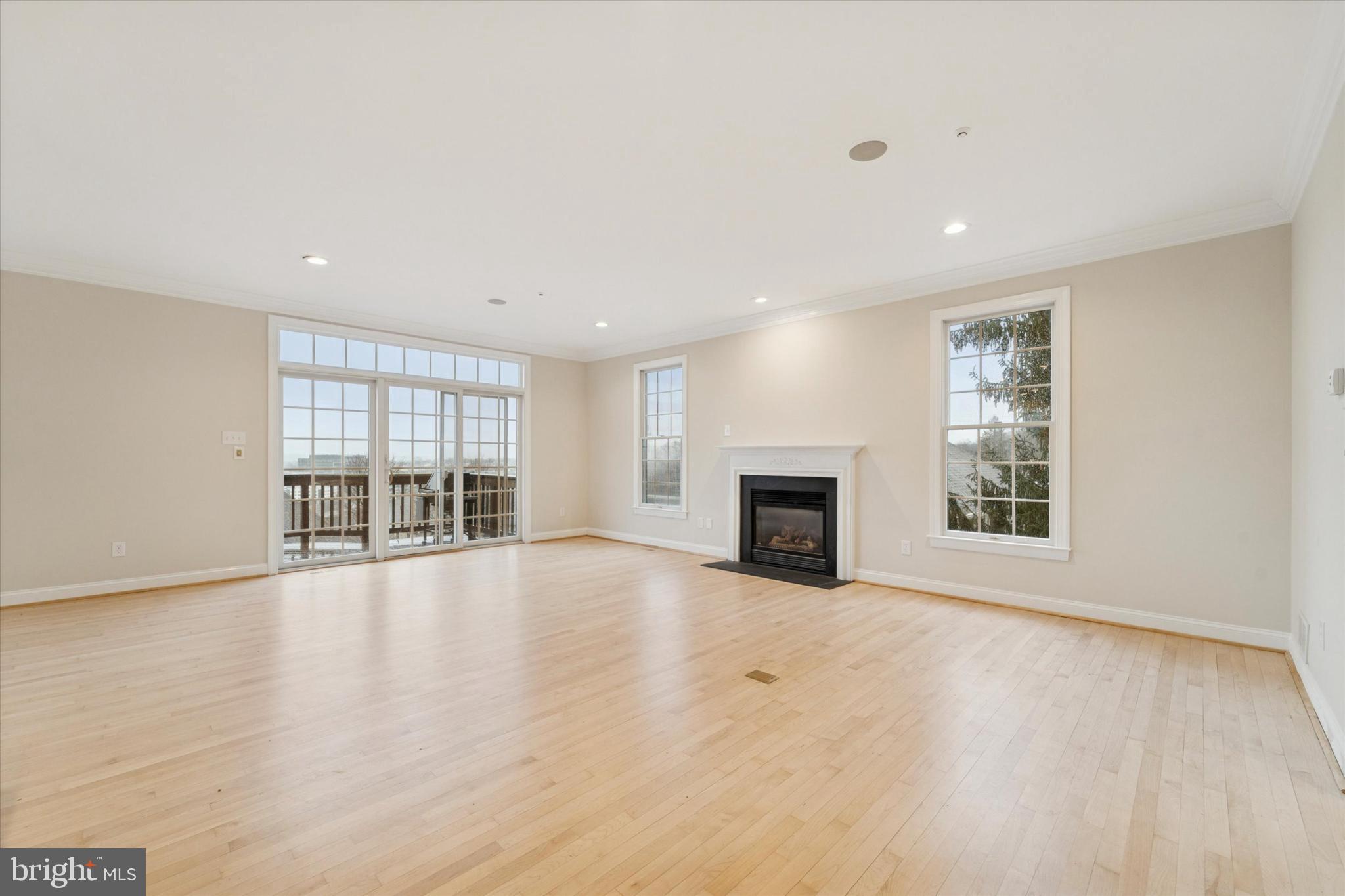 MERION HILL - Residential